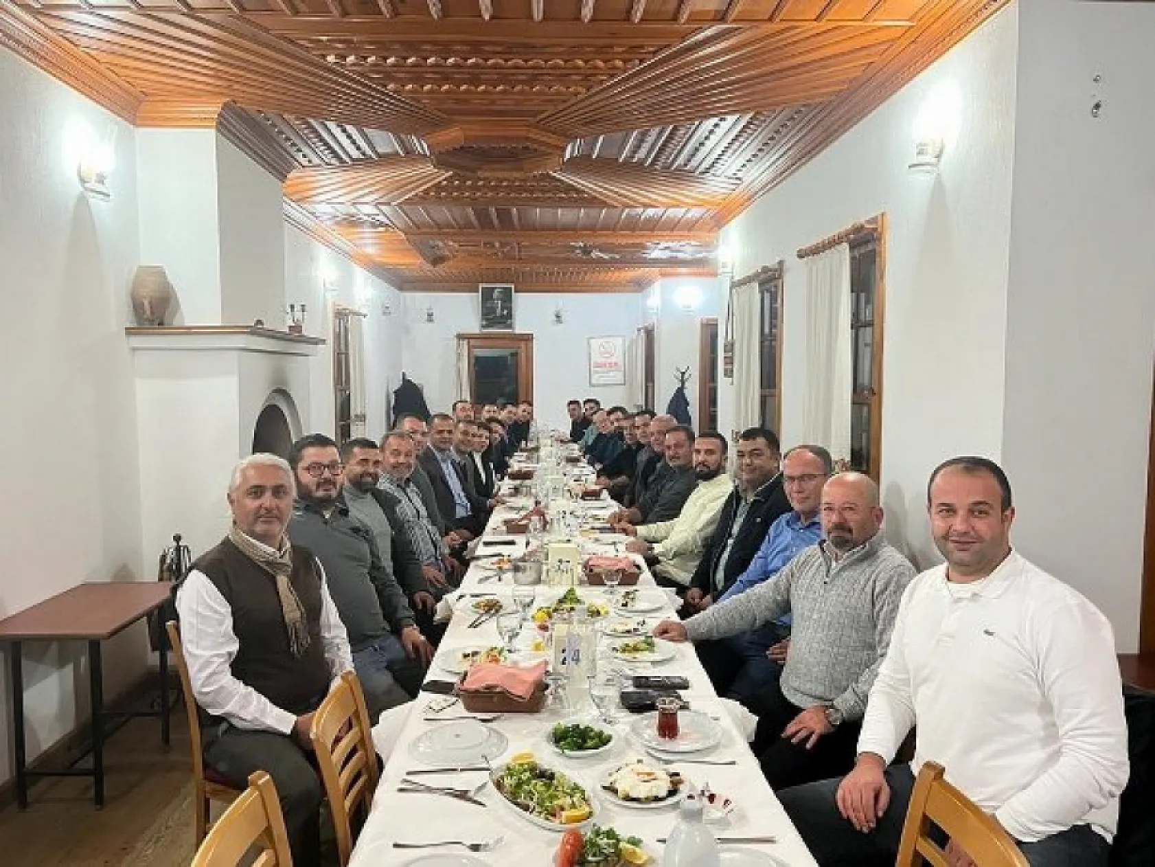 Yatağanspor Ve Muğlaspor Yönetimleri Yemekte Buluştu