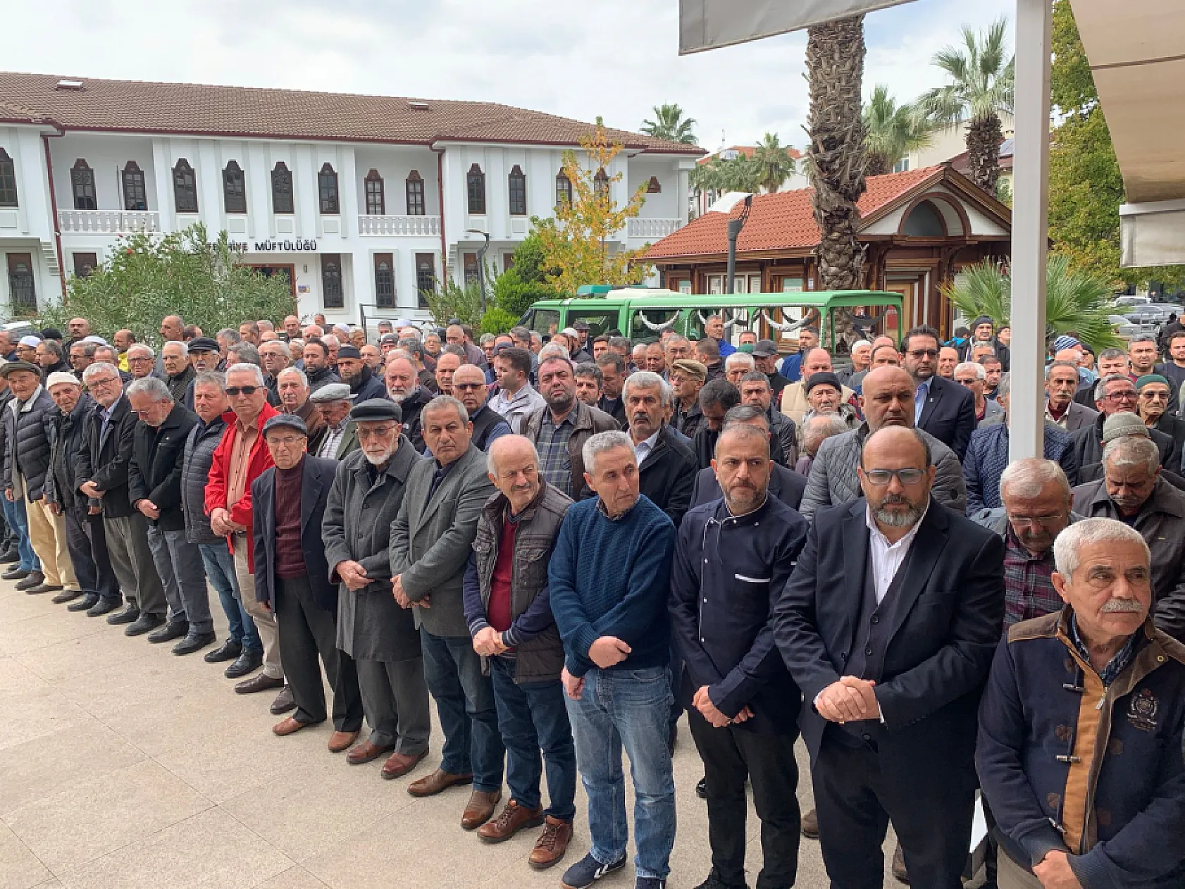 Fethiye'nin ilk eczacılarından Gönül Erkin son yolculuğuna uğurlandı