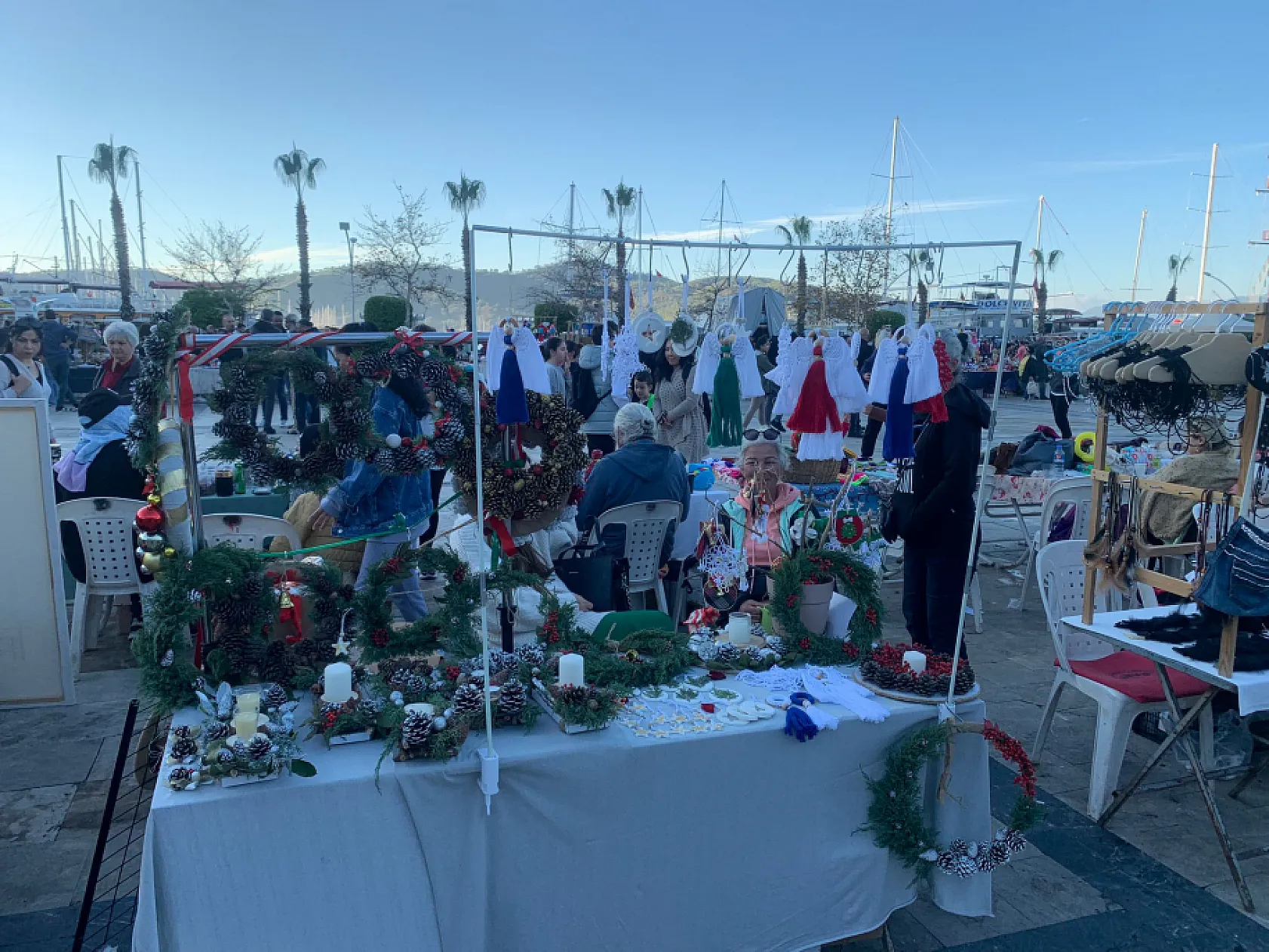 Fethiye Yeni Yıl Pazarı'na İkinci Gününde Yoğun İlgi