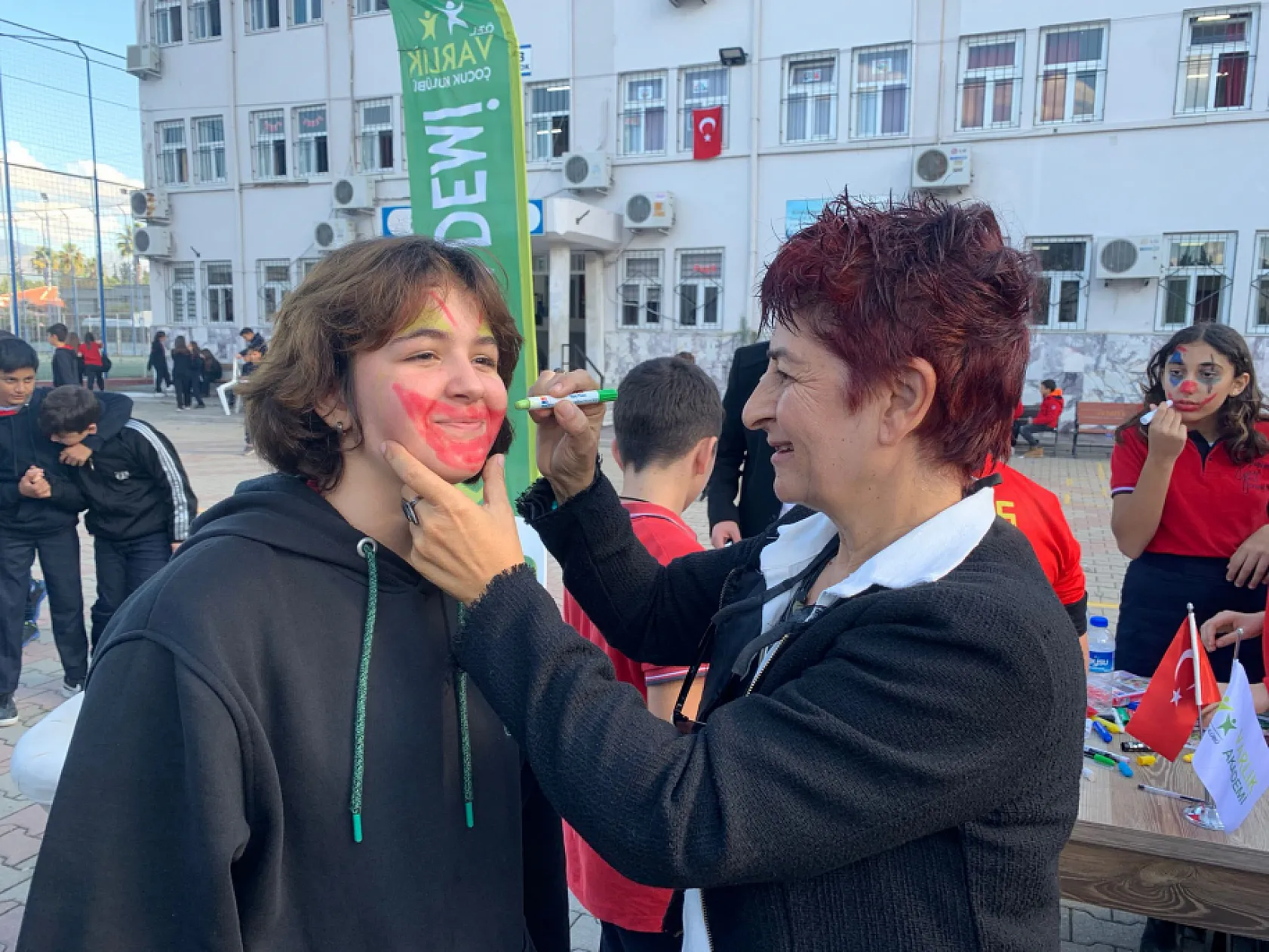 Fethiye Gazi Ortaokulu'ndan kermes etkinliği
