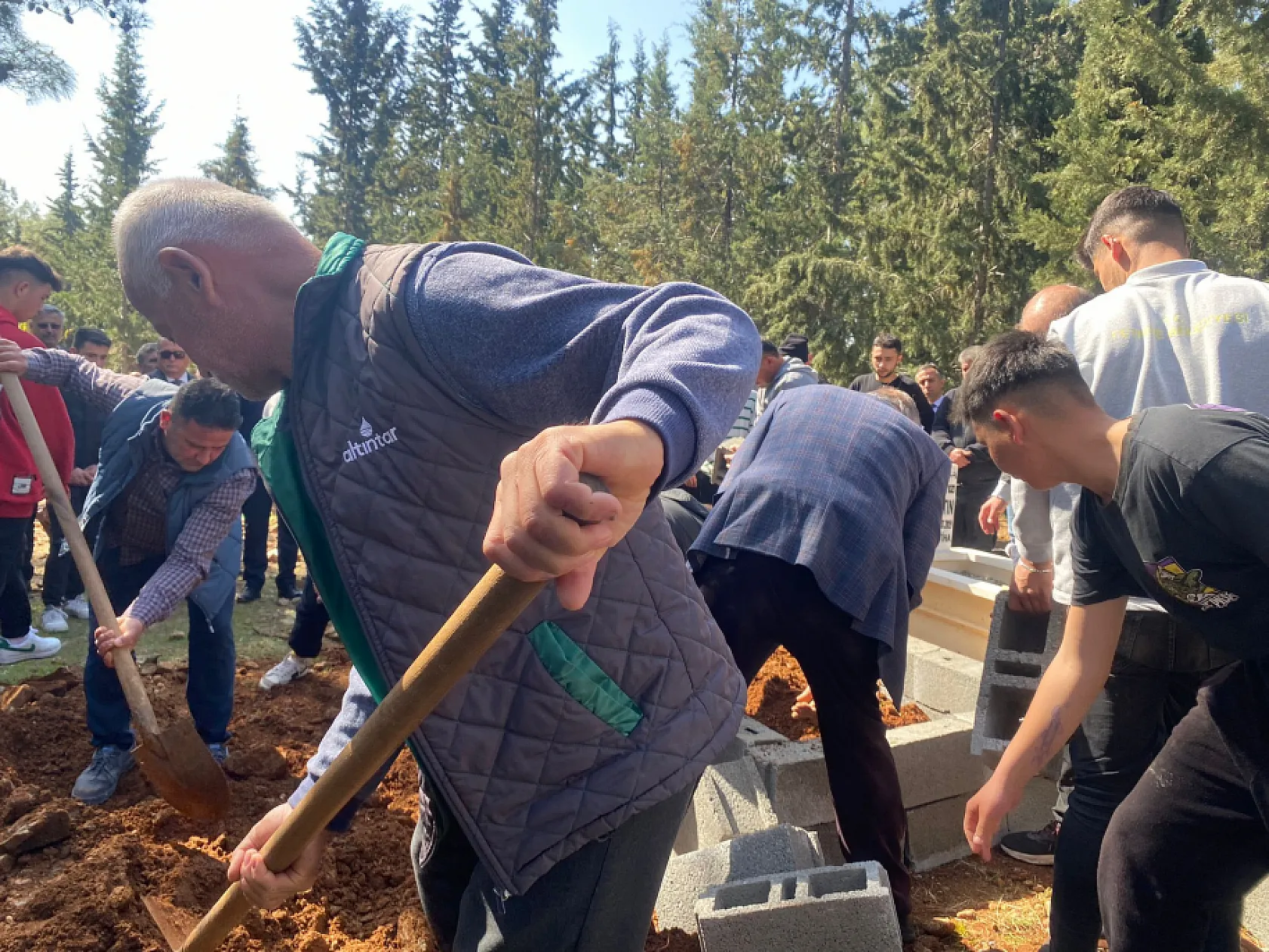 Fethiye'de trafik kazasında hayatını kaybeden 20 yaşındaki genç toprağa verildi