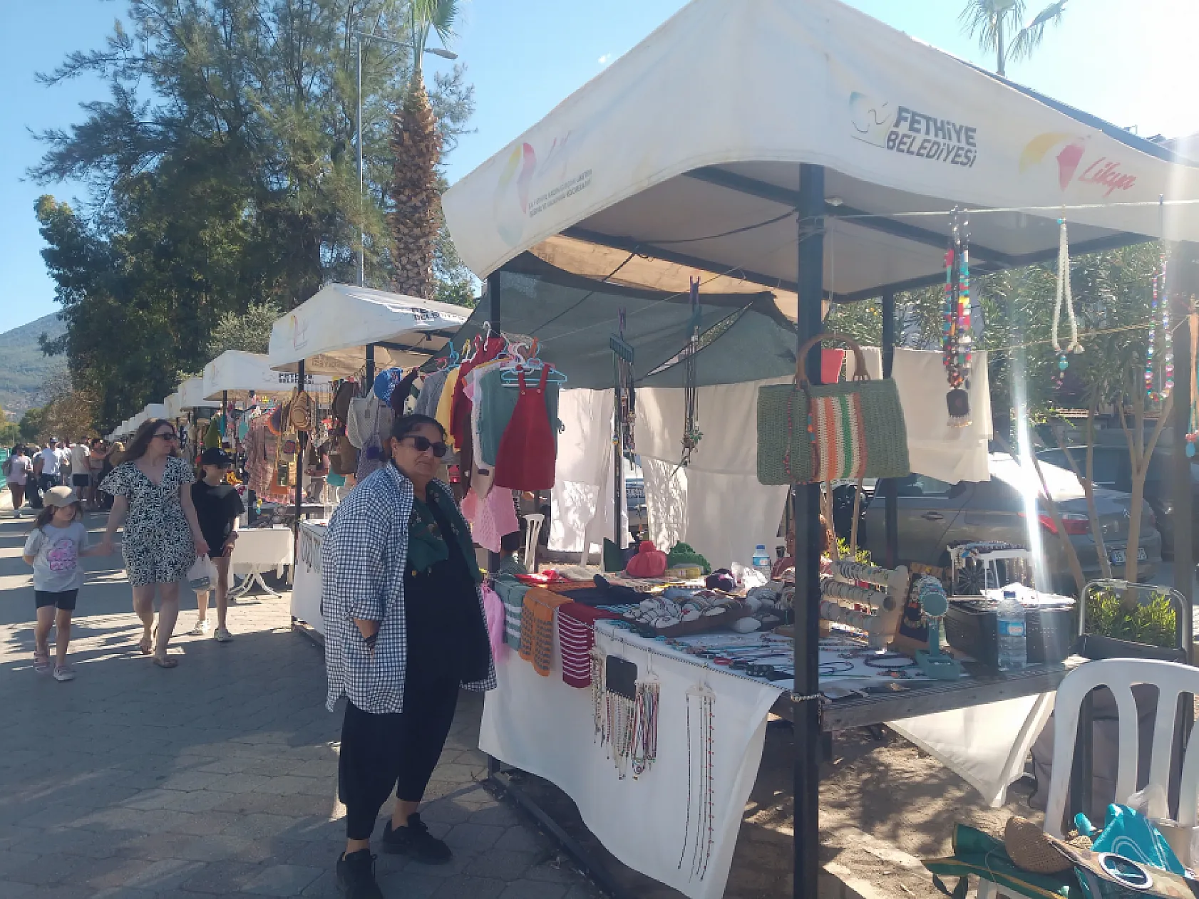 Fethiye'de kadınlar el emeği ürünler yapıp satıyor
