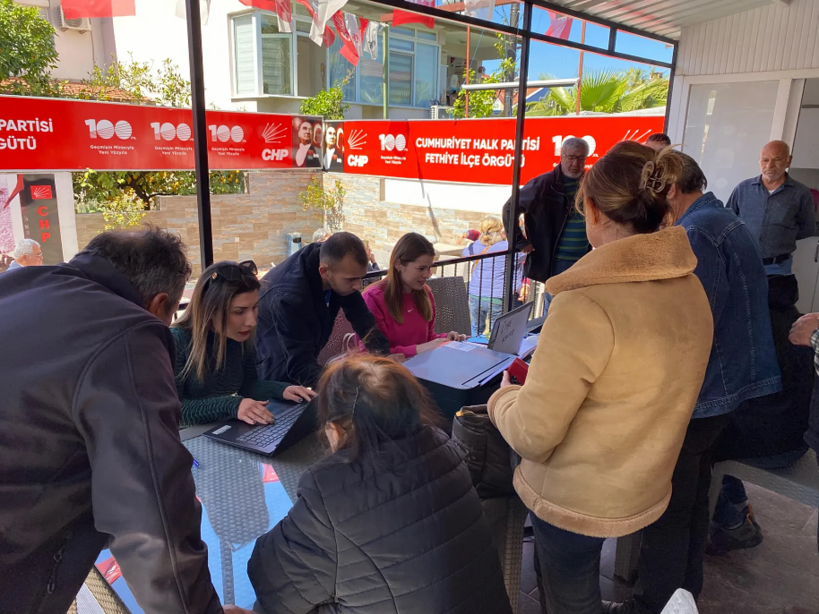CHP Fethiye'de yoğun üye katılımı gerçekleşiyor