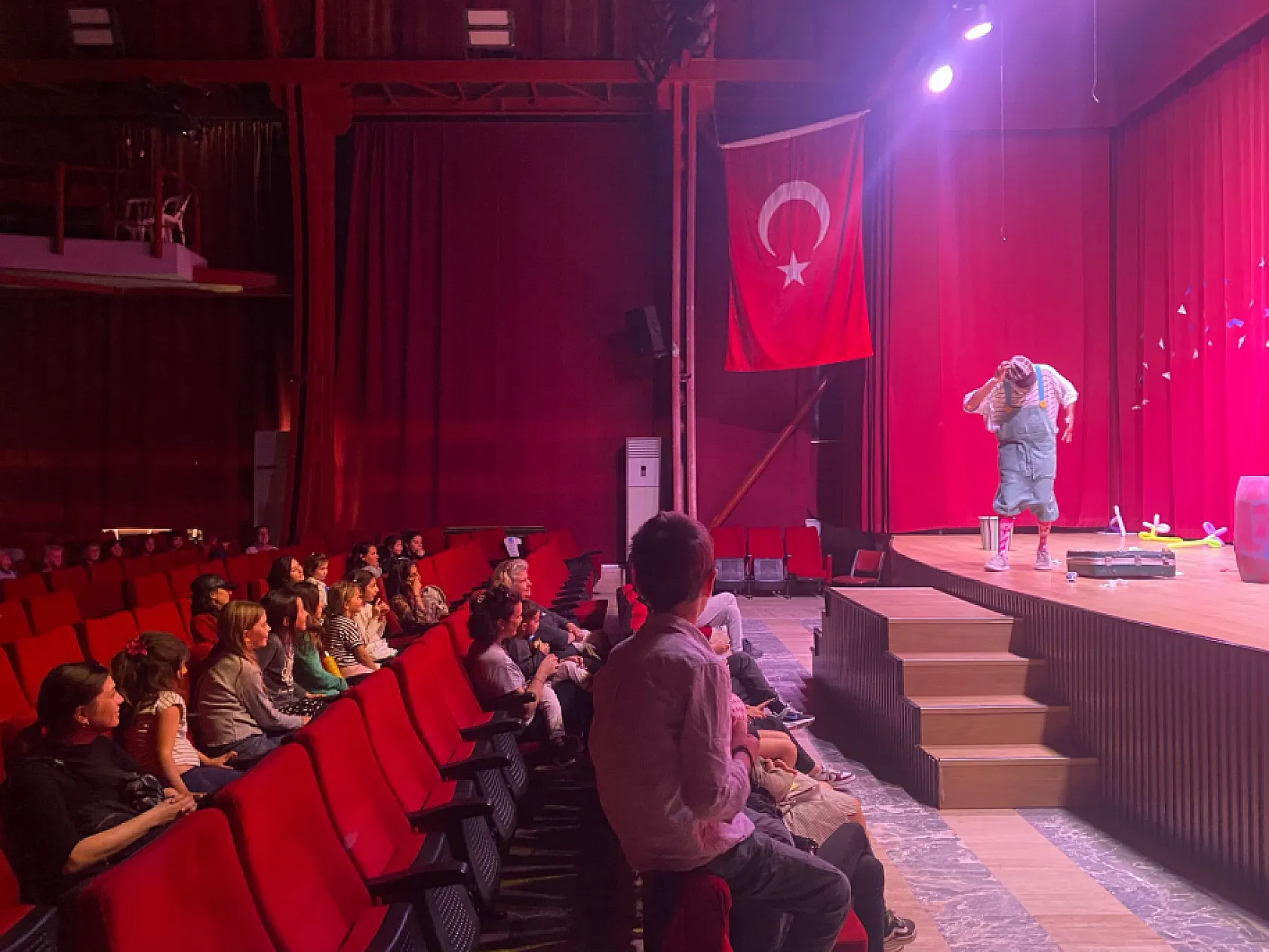 Fethiye'de Palyaço Gösterisi: Çocuklar Kahkahaya Boğuldu