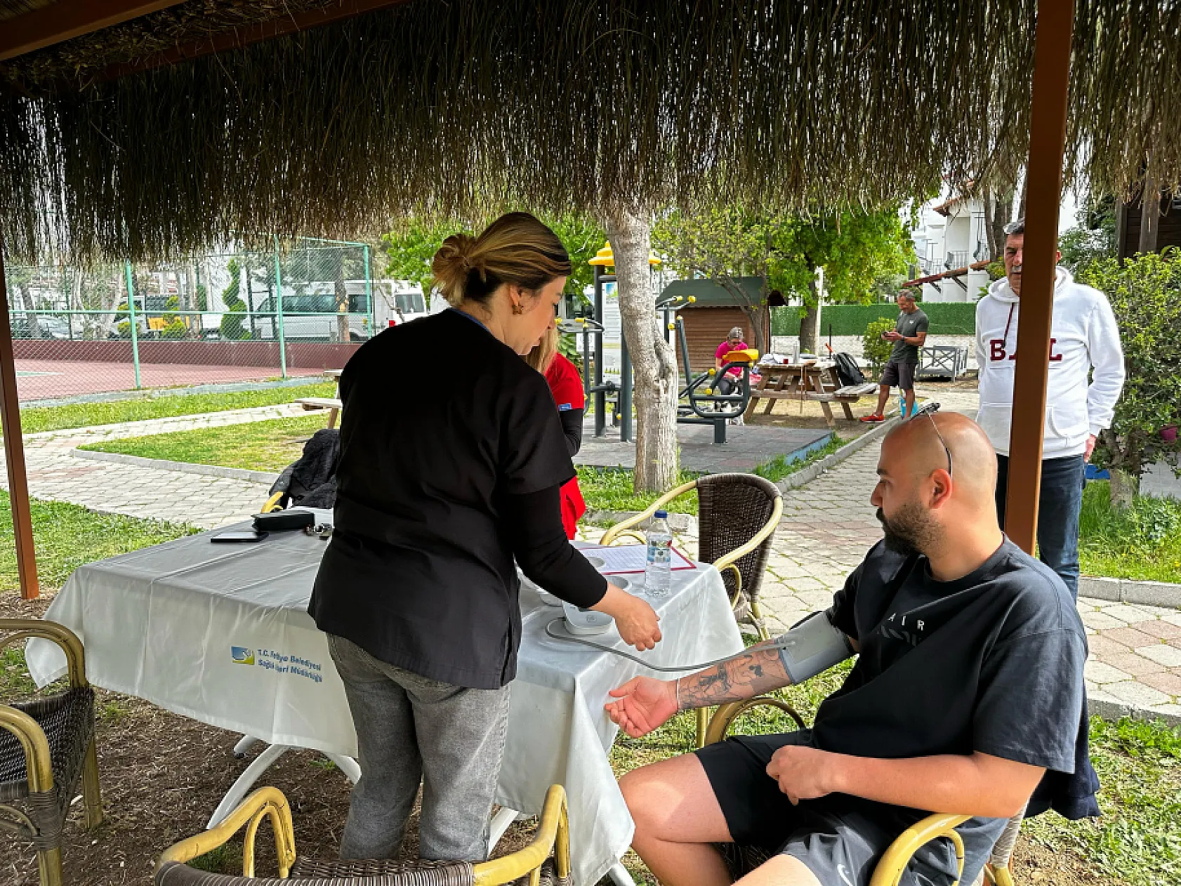 Fethiye Belediyesi'nden kan şekeri tansiyon ölçümü sağlık taraması