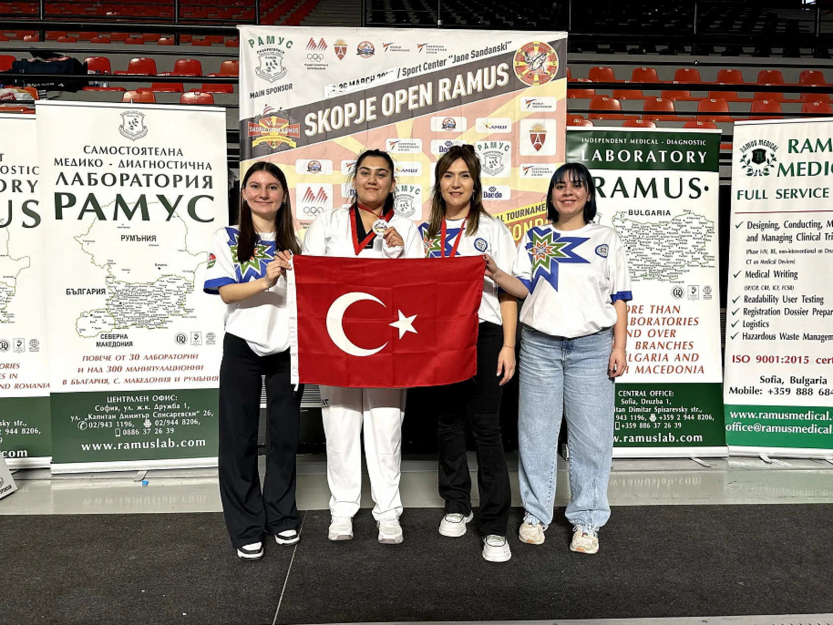 Muğla Büyükşehir Sporcusundan Taekwondoda Gümüş Madalya