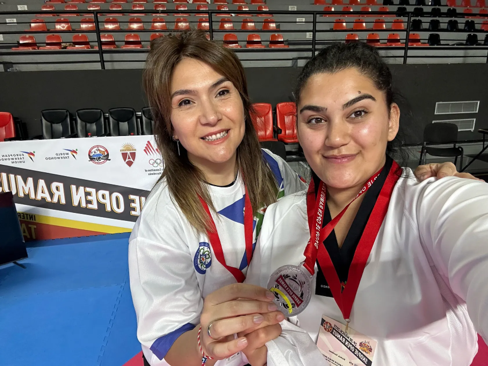 Muğla Büyükşehir Sporcusundan Taekwondoda Gümüş Madalya
