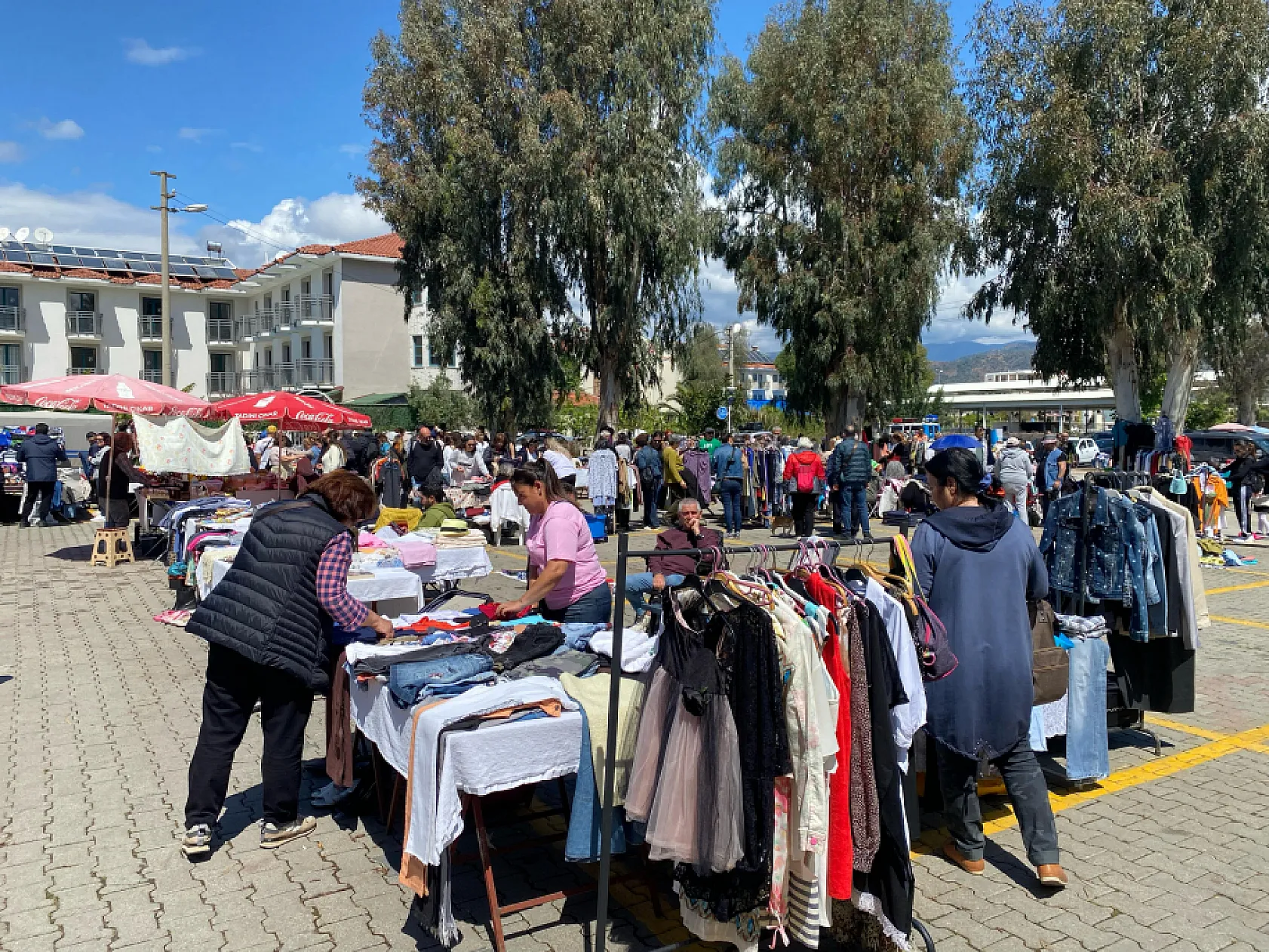 Fethiye'de 2. el pazarı 18 yıldır kuruluyor