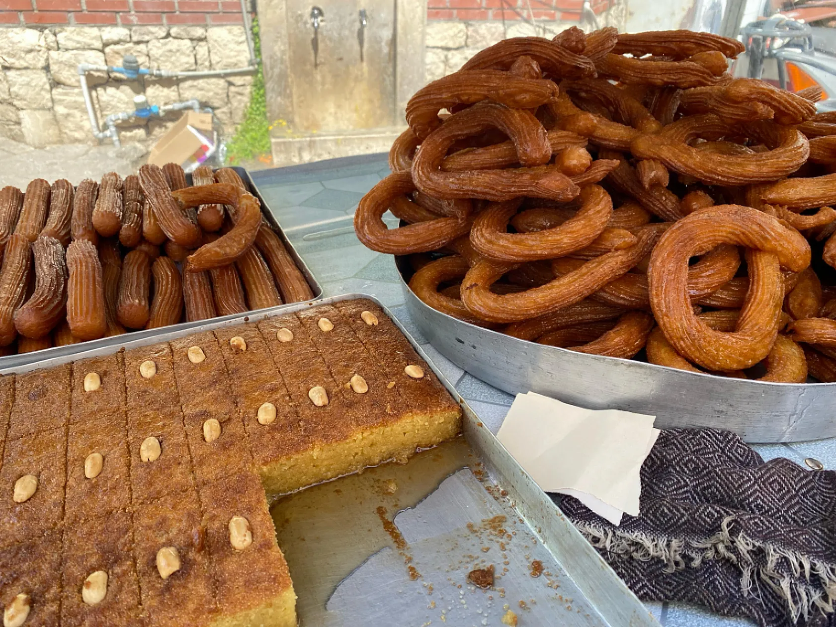Fethiye'nin sevilen tatlıcısı ilgi görüyor