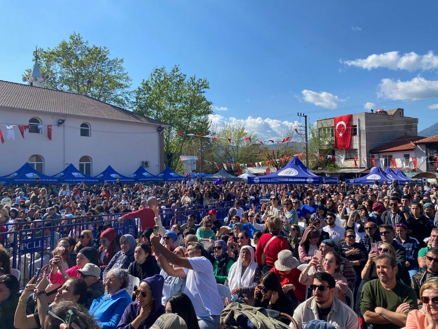 Fethiye Yeşilüzümlü Dastar ve Kuzugöbeği Festivali'nde Ayna Grubu sahne aldı
