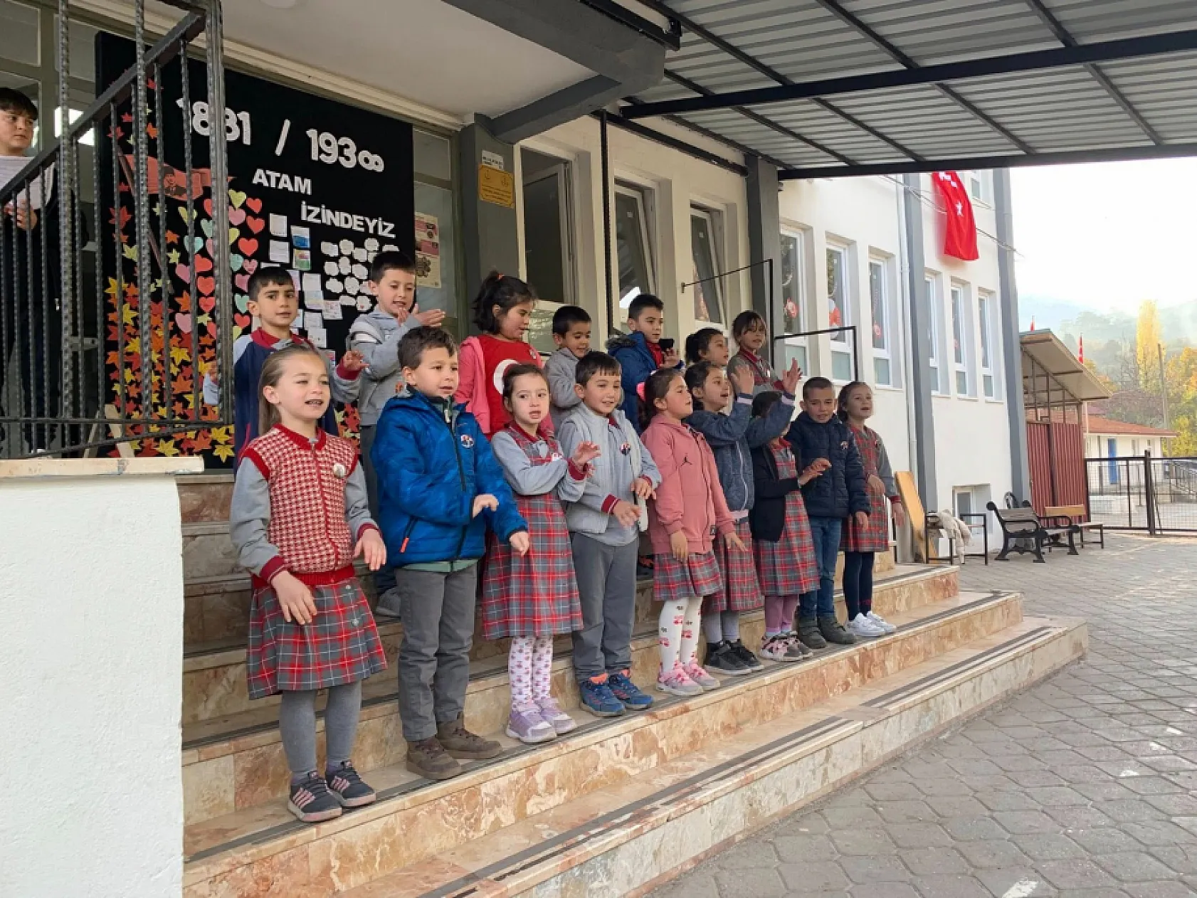 Seydikemer Seki İlkokulu'nda Atatürk özlemle anıldı