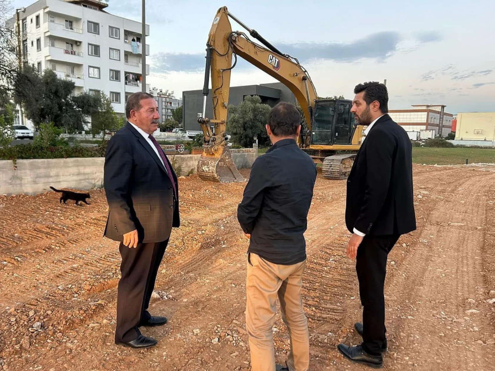 Milas'ta merakla beklenen yolda çalışmalar başladı