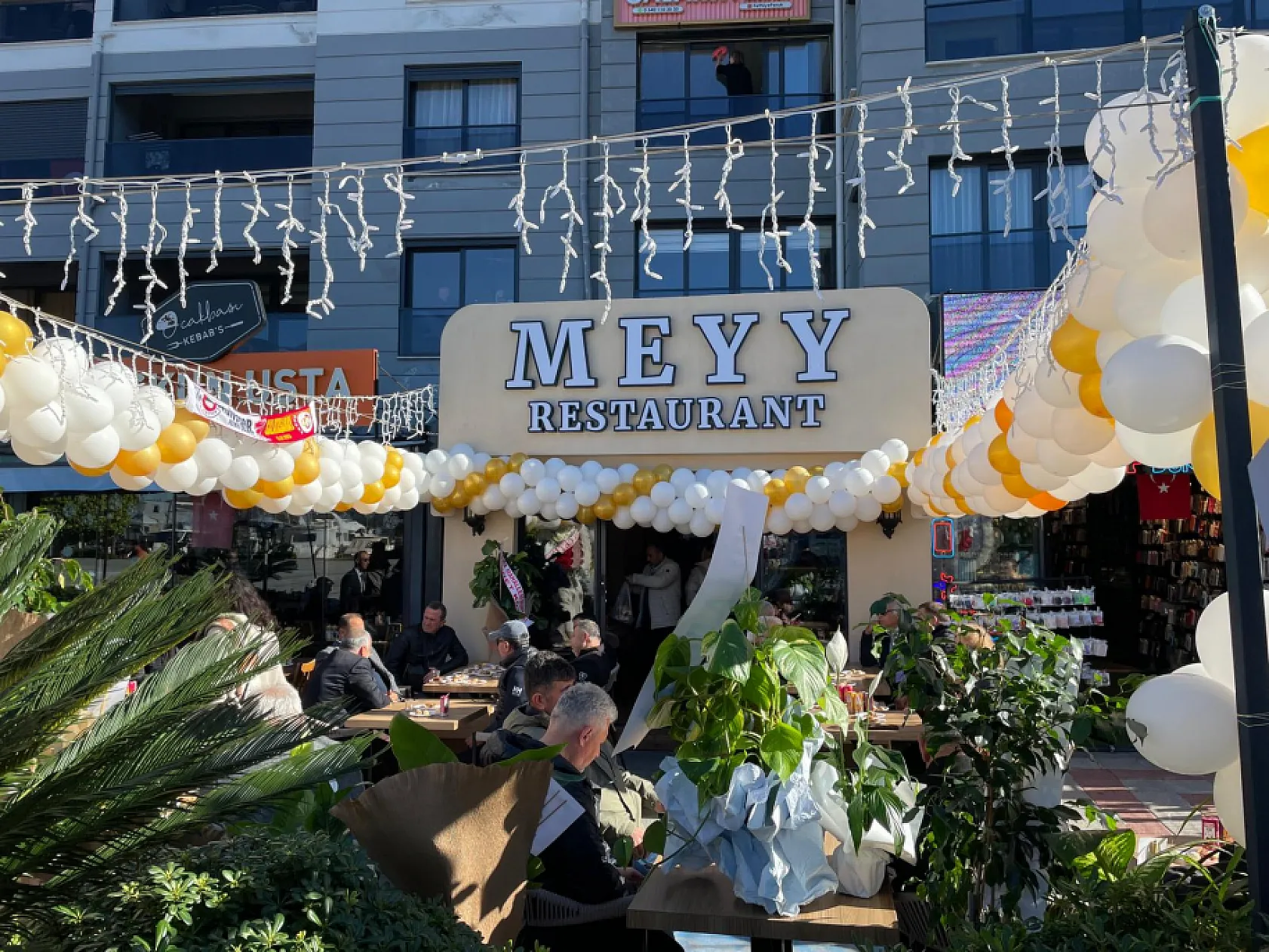 Fethiye'de Meyy Restaurant yoğun katılımla açıldı