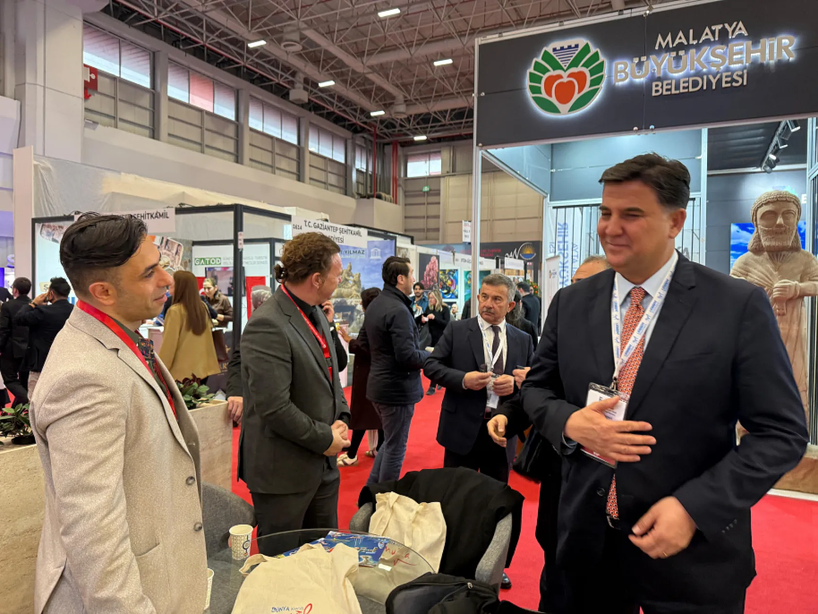 EMITT Turizm Fuarı'nda İlk Gün Fethiye Standına Yoğun İlgi