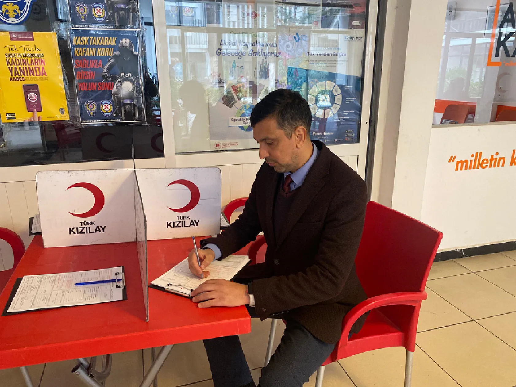 Fethiye Kaymakamlığı girişinde kan bağışları kabul edildi