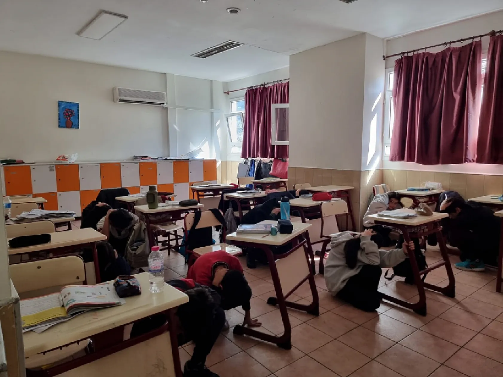 Fethiye'de Okullarda Deprem ve Tahliye Tatbikatı Düzenlendi
