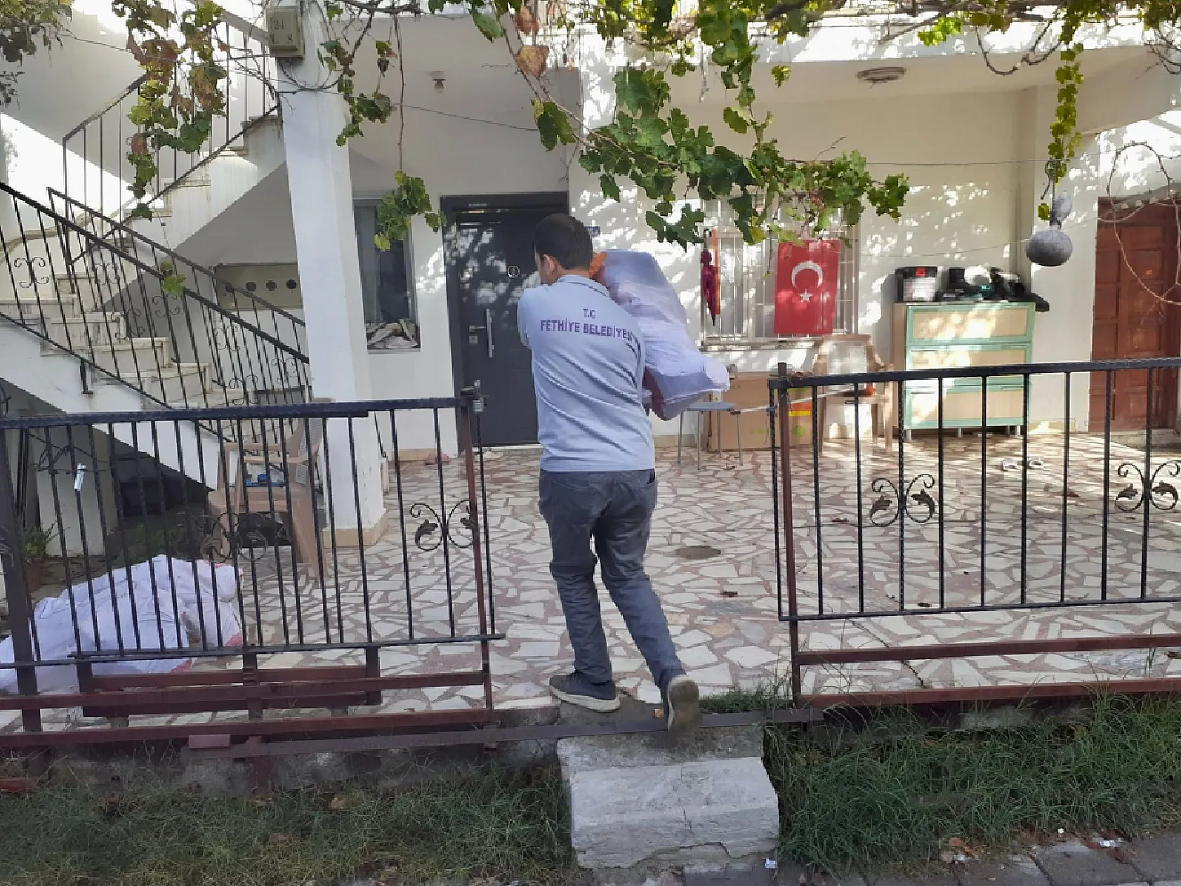Belediyeden Yakacak Odun Yardımı