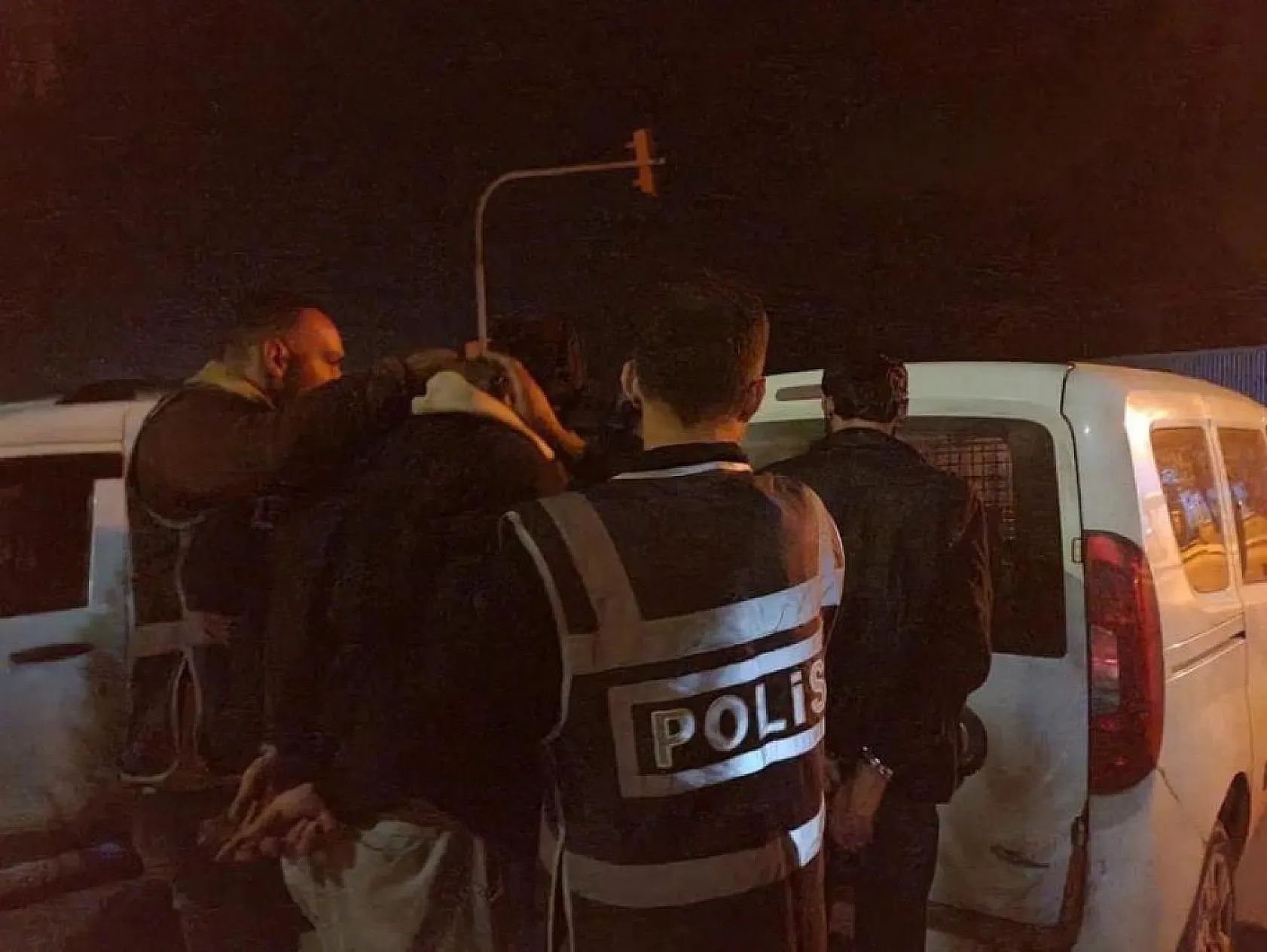 Silahlı saldırıda iki şüpheli tutuklandı