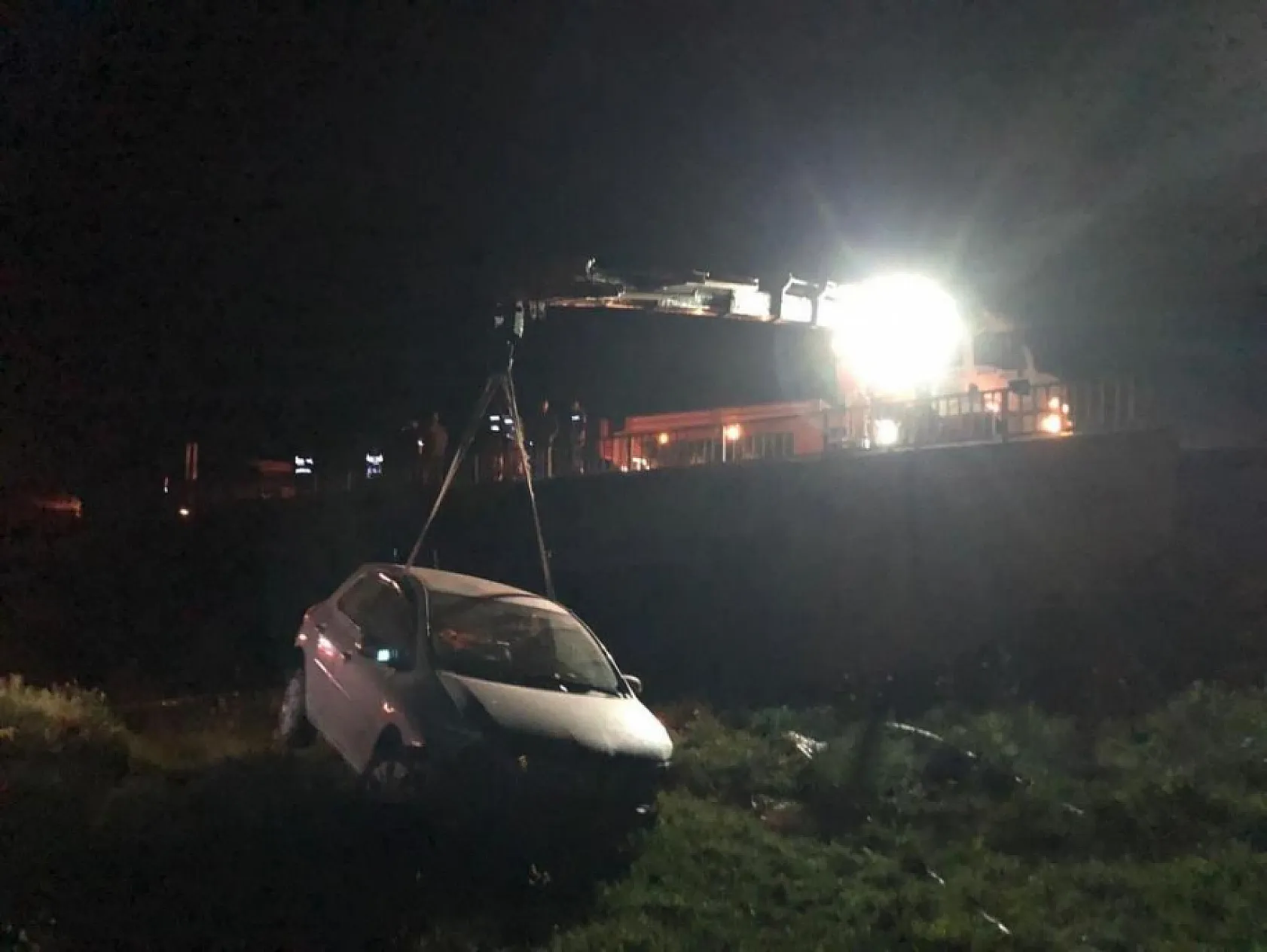 Su birikintisine girip şarampole devrildi: Kazada 1 bebek hayatını kaybetti, 4 kişi yaralandı