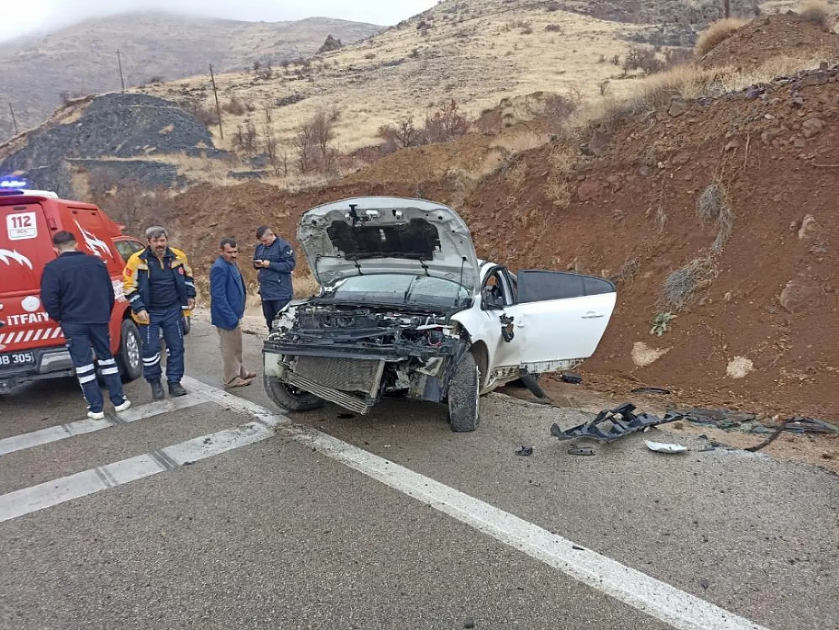 Kontrolden çıkan araç devrildi: 6 yaralı