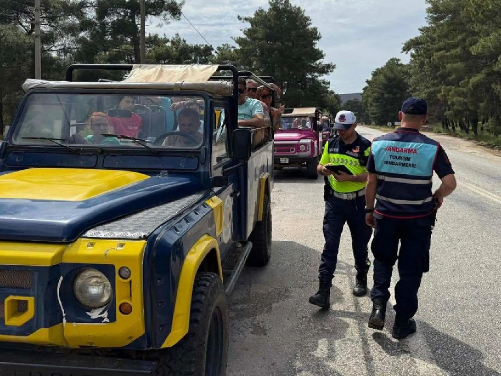 Marmaris'te Jeep Safari araçlarına Jandarma denetimi