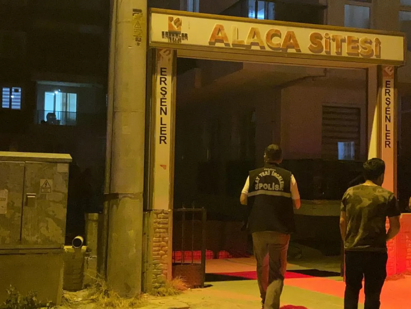 Kapı önündeki kavga cinayetle sonuçlandı: Tartıştığı kadını bıçaklayarak öldürdü