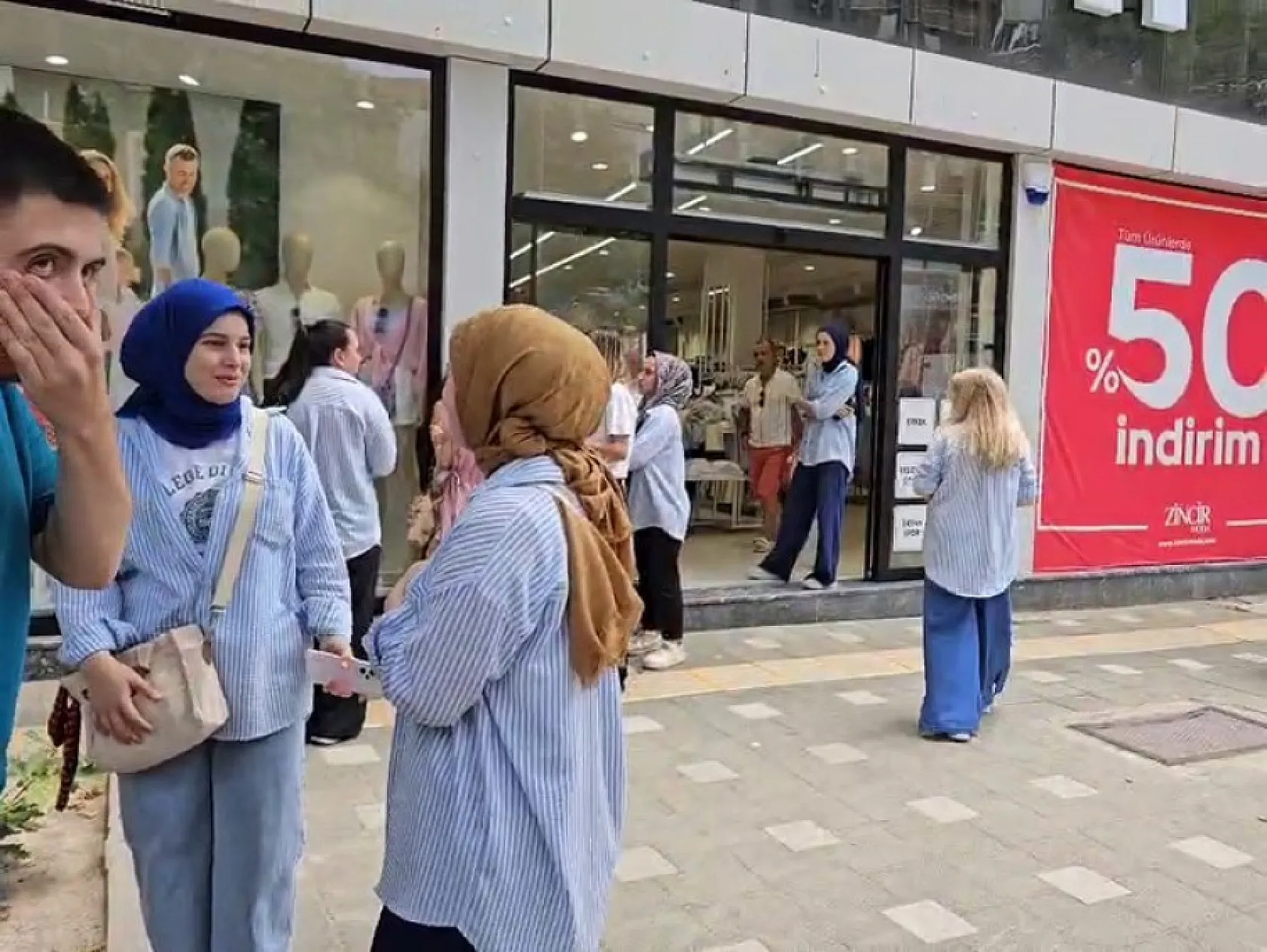 Bursa 50 Dakikada İki Kez Sallandı! Peş Peşe Depremler Korkuttu