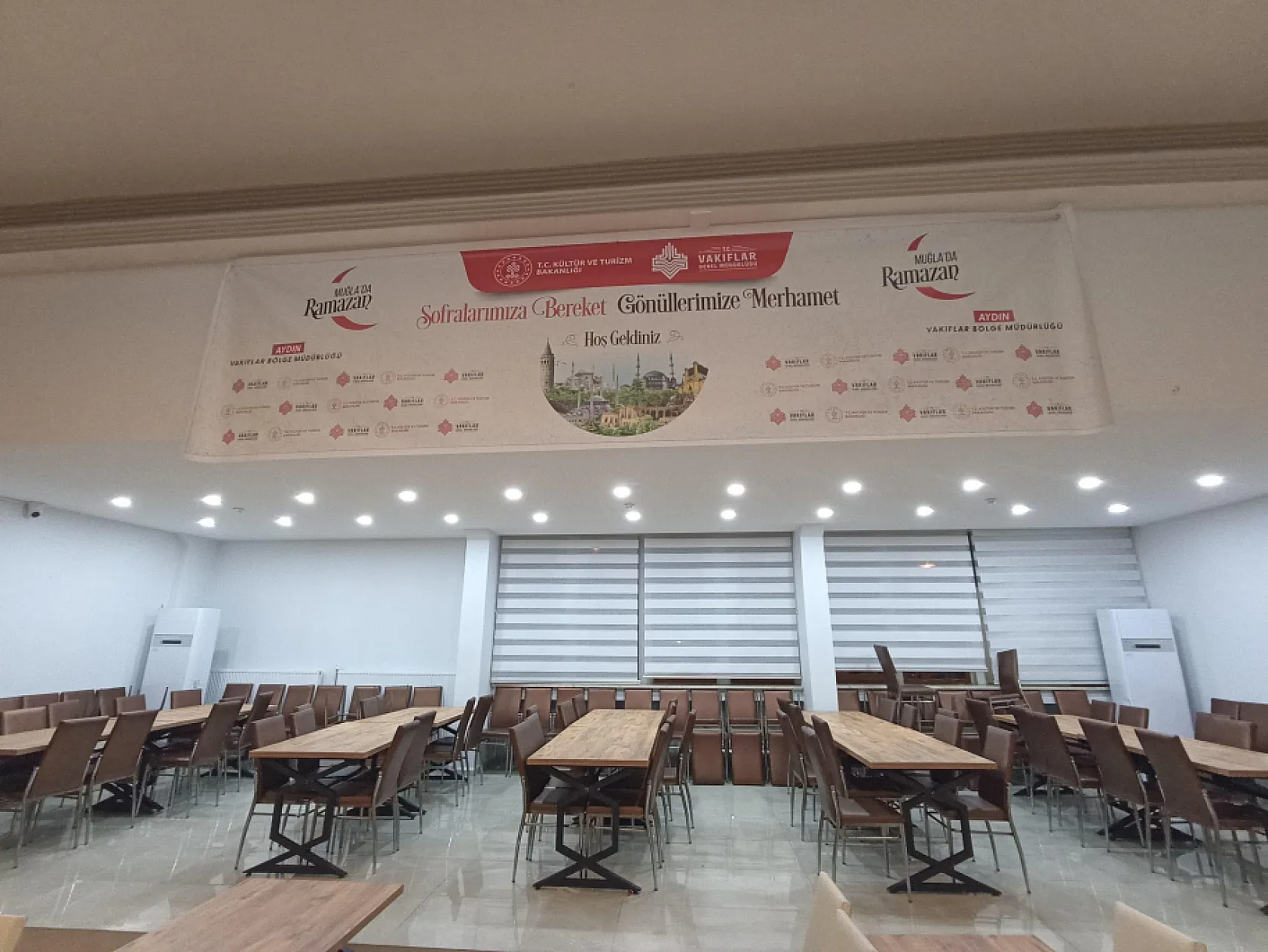 Geleneksel iftar sofralarını kuran Vakıflar Bölge Müdürlüğü hazırlıklarını tamamladı