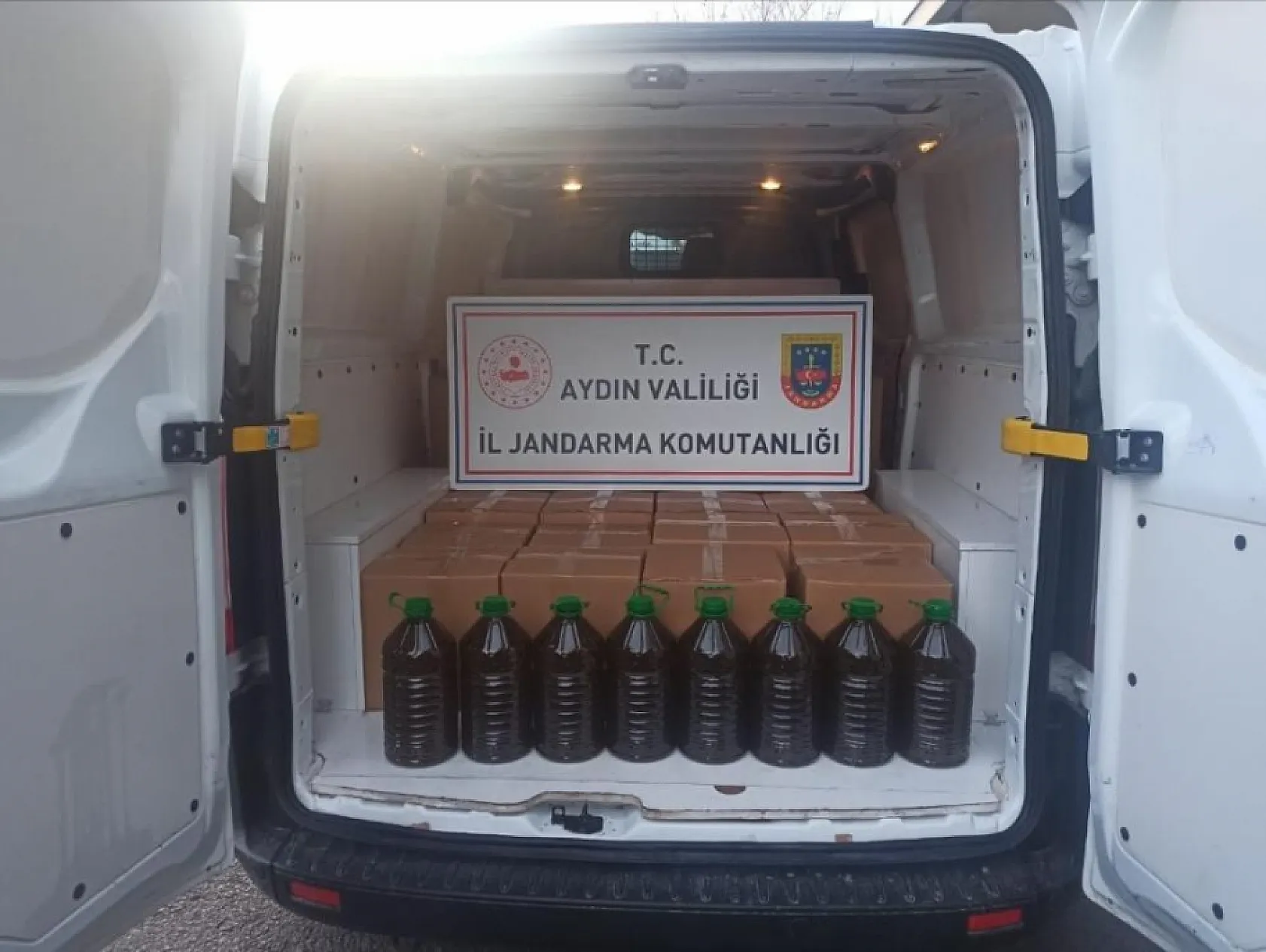 Piyasa değeri 1 milyon TL olan zeytinyağı ele geçirildi