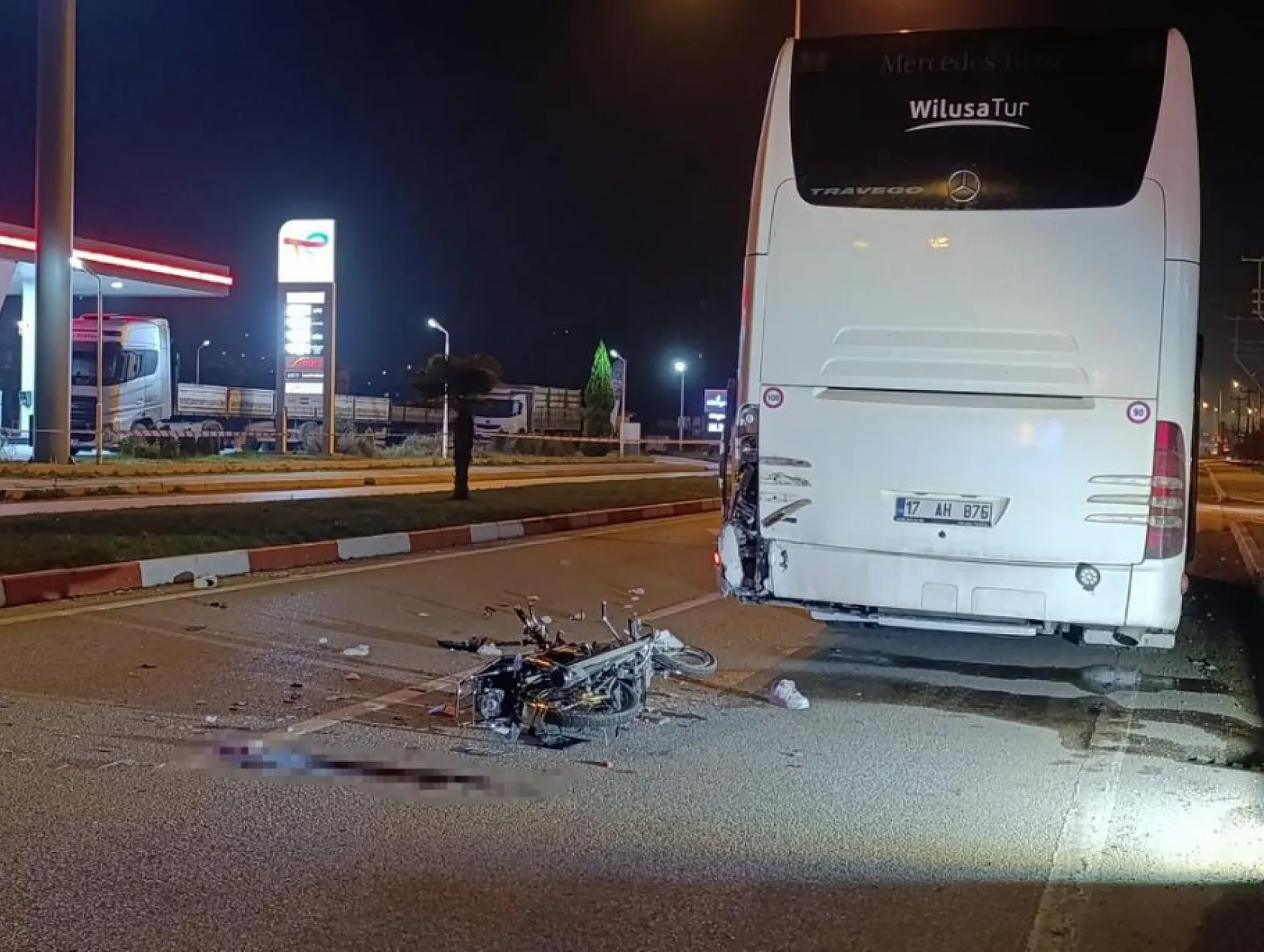 Otobüs ile motosikletin karışığı kazada ağır yaralanan çocuk hayatını kaybetti