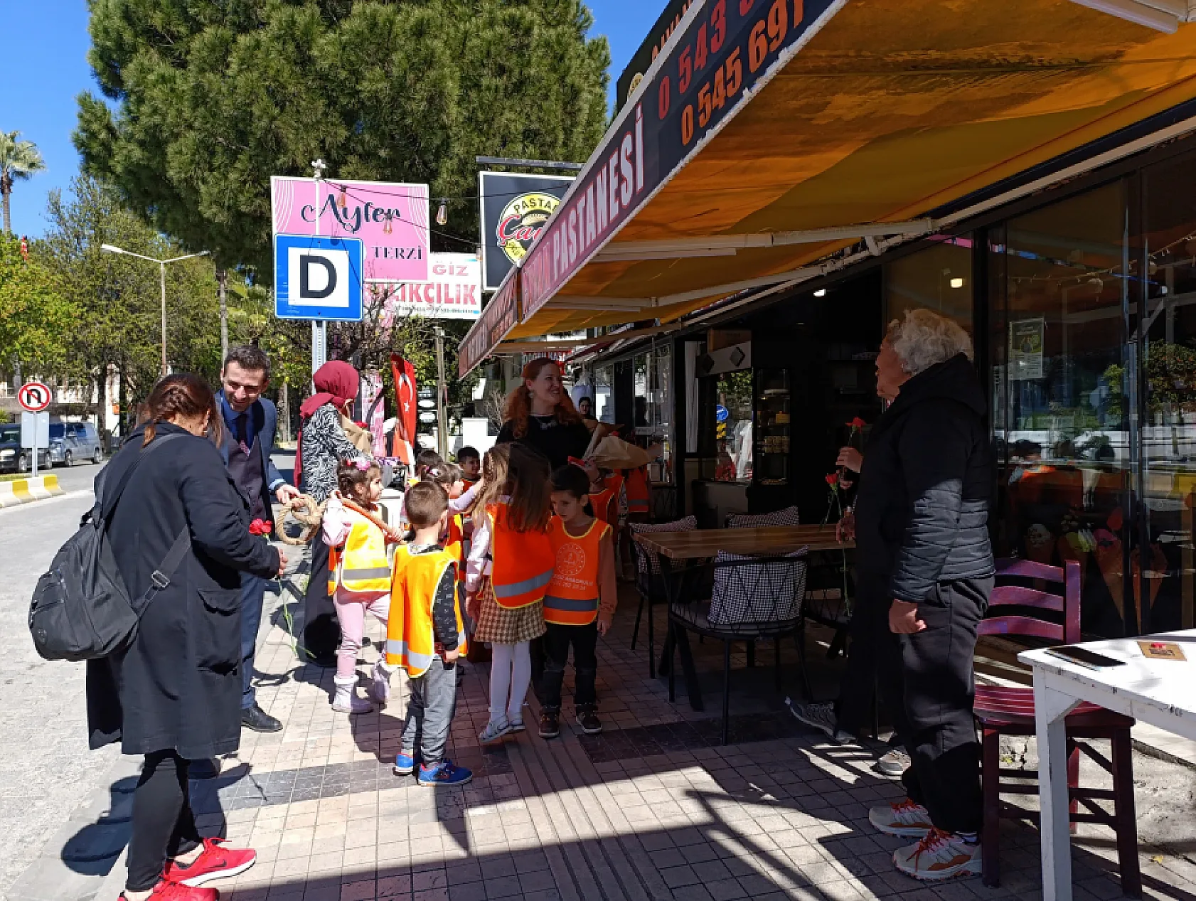 Köyceğiz'de miniklerden 8 Mart'a anlamlı kutlama