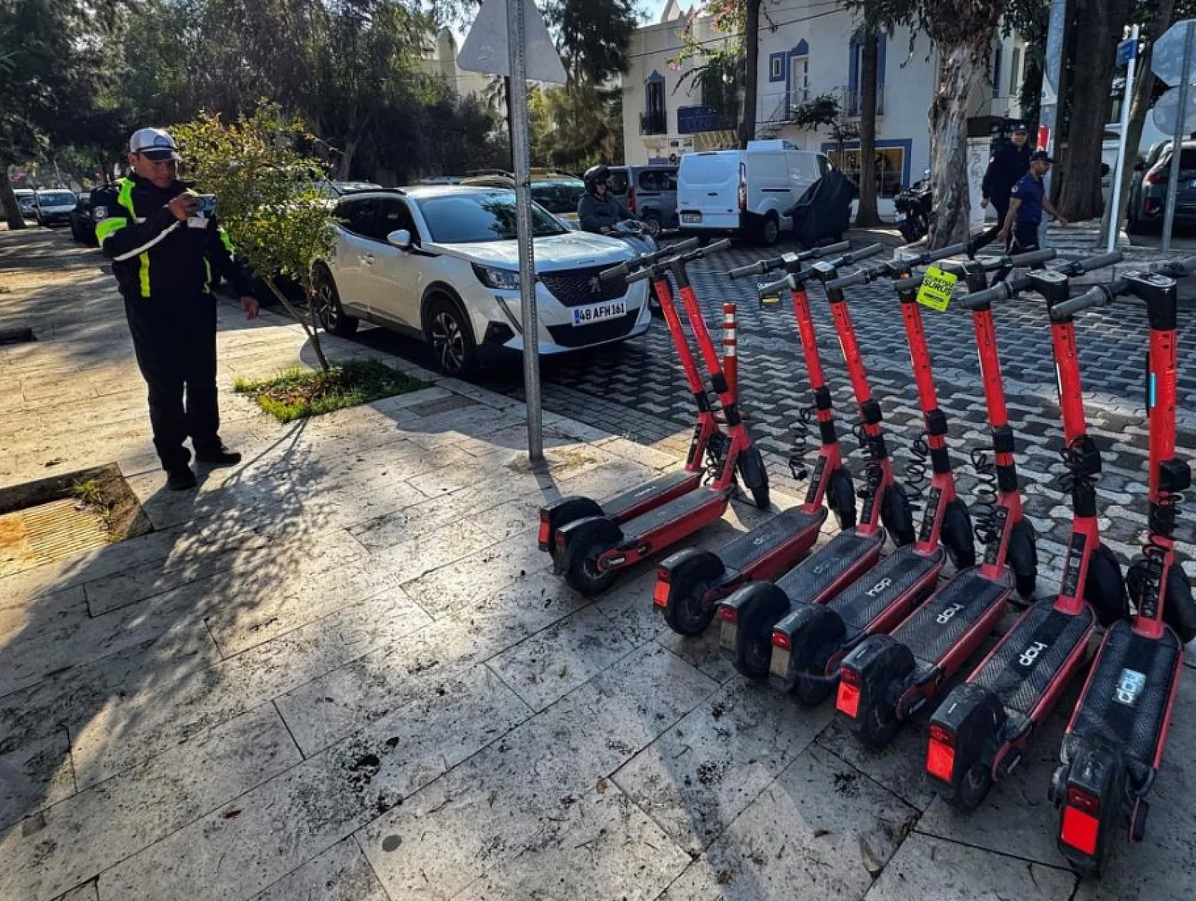 Bodrum'da kamusal alanlar işgallerden temizleniyor