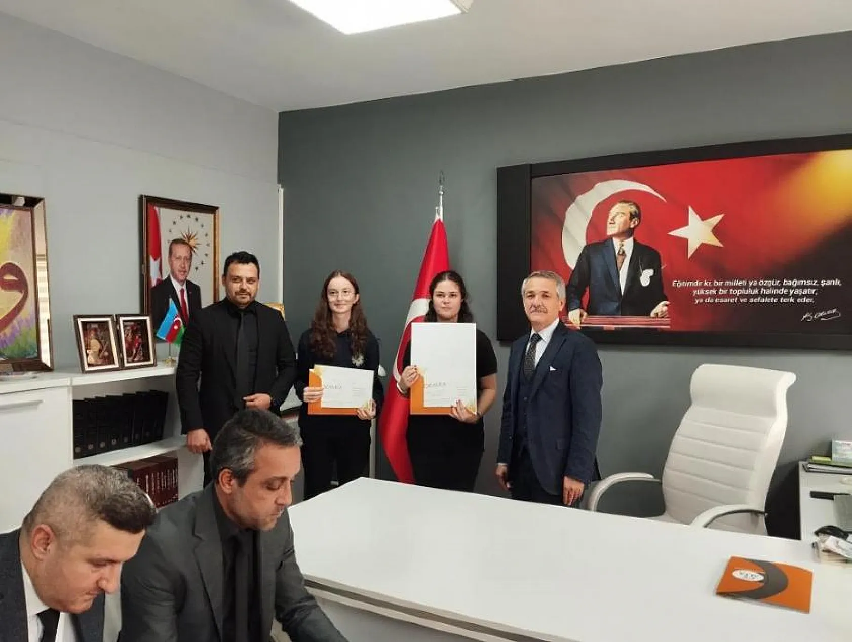 Milli Eğitim Müdürlüğü'nden başarılı öğrencilere ödül