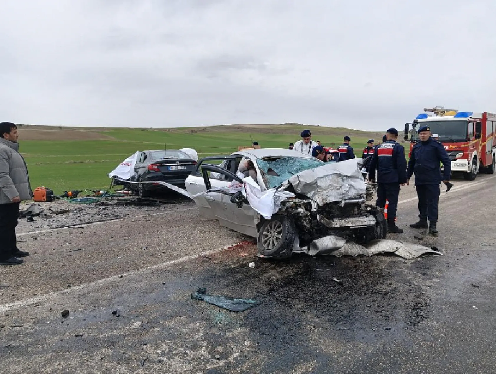 Feci kaza! Hatalı sollama can aldı: 6 ölü, 3 ağır yaralı