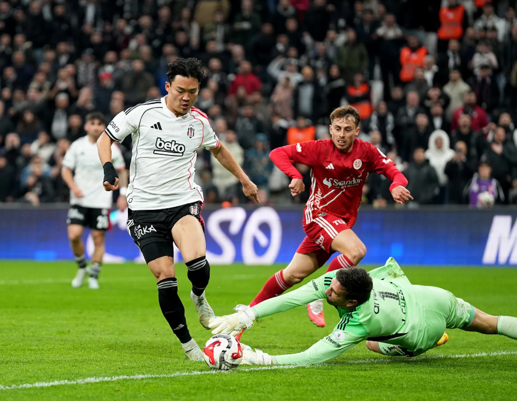 Trendyol Süper Lig: Beşiktaş: 4 - Antalyaspor: 2