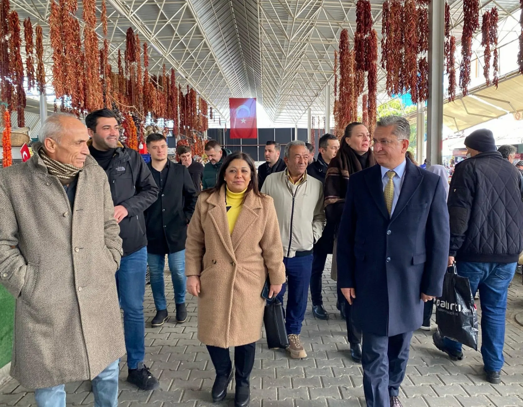 AK Parti Muğla İl Başkanı Haluk Laçin, vatandaşları Erdoğan'ın selamıyla kongreye davet etti
