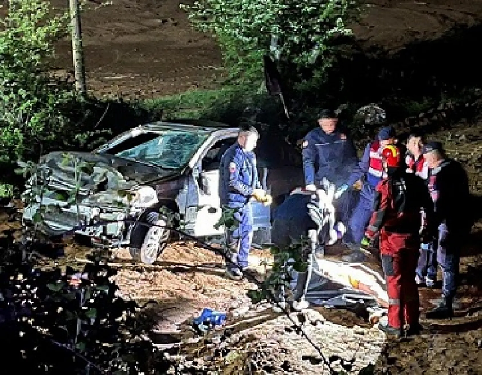 Muğla'da otomobil uçurumdan yuvarlandı 1 kişi hayatını kaybetti