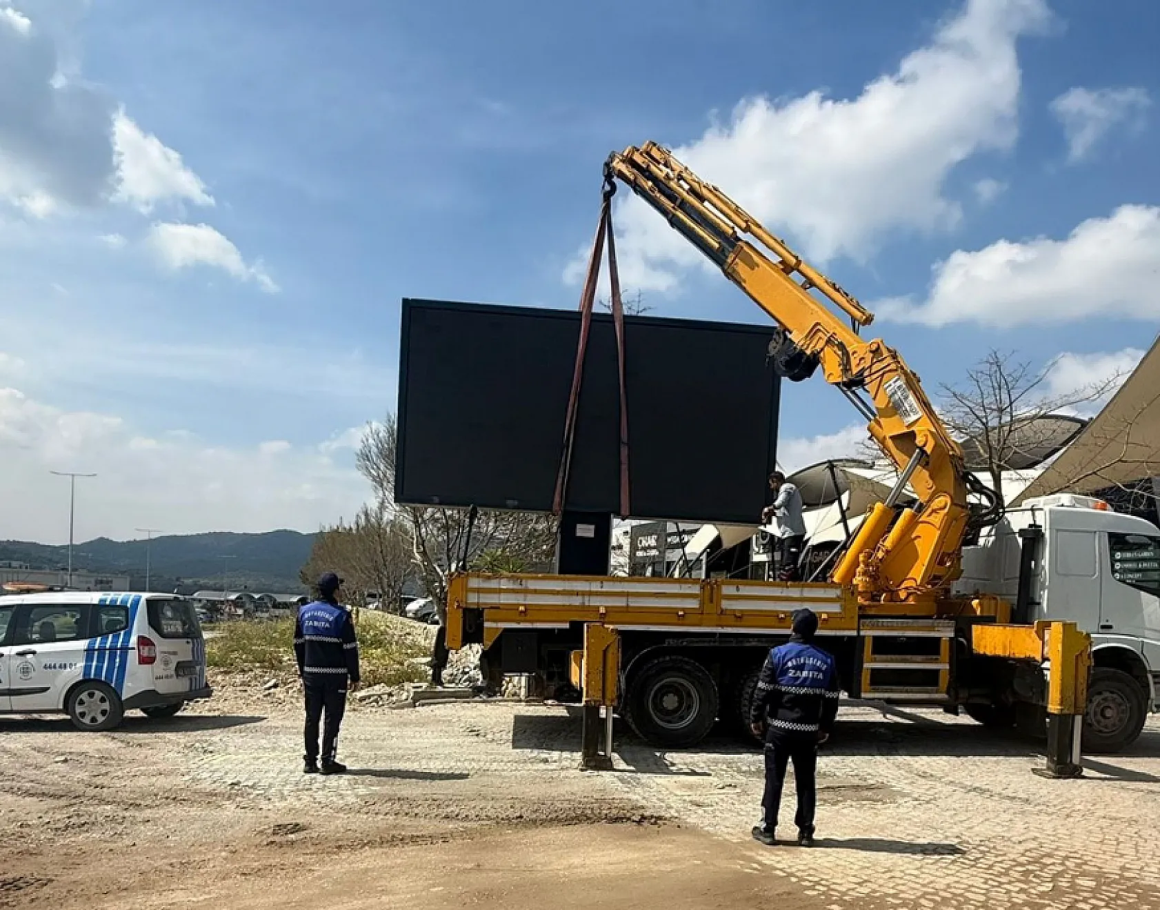 Muğla Büyükşehir Belediyesi Açık Hava Reklamlarına Sıkı Denetim