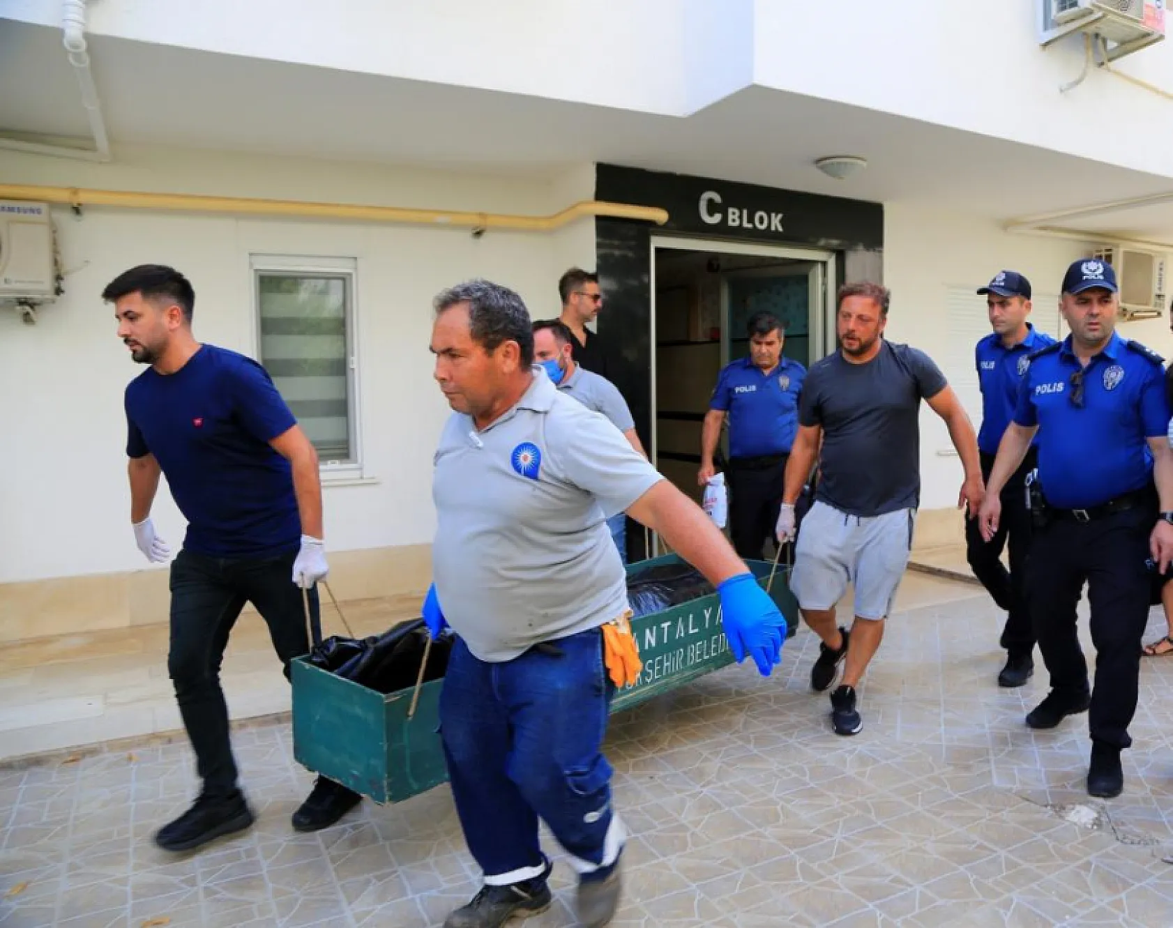 Boşanma aşamasındaki karısını 9 kurşunla öldürdü, 'Olay anını hatırlamıyorum' dedi