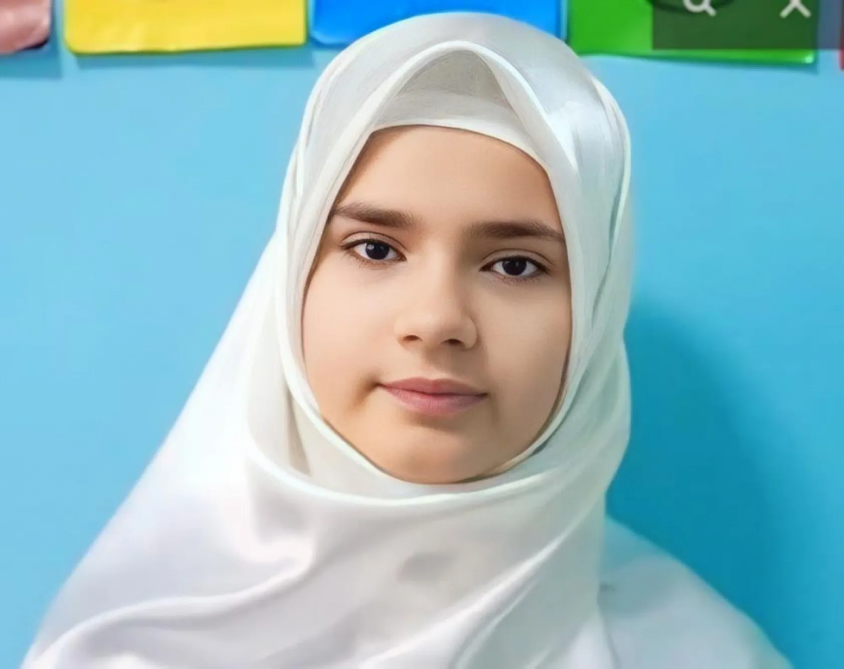 Okulun 3. kattaki penceresinden düşen 13 yaşındaki kız öğrenci hayatını kaybetti