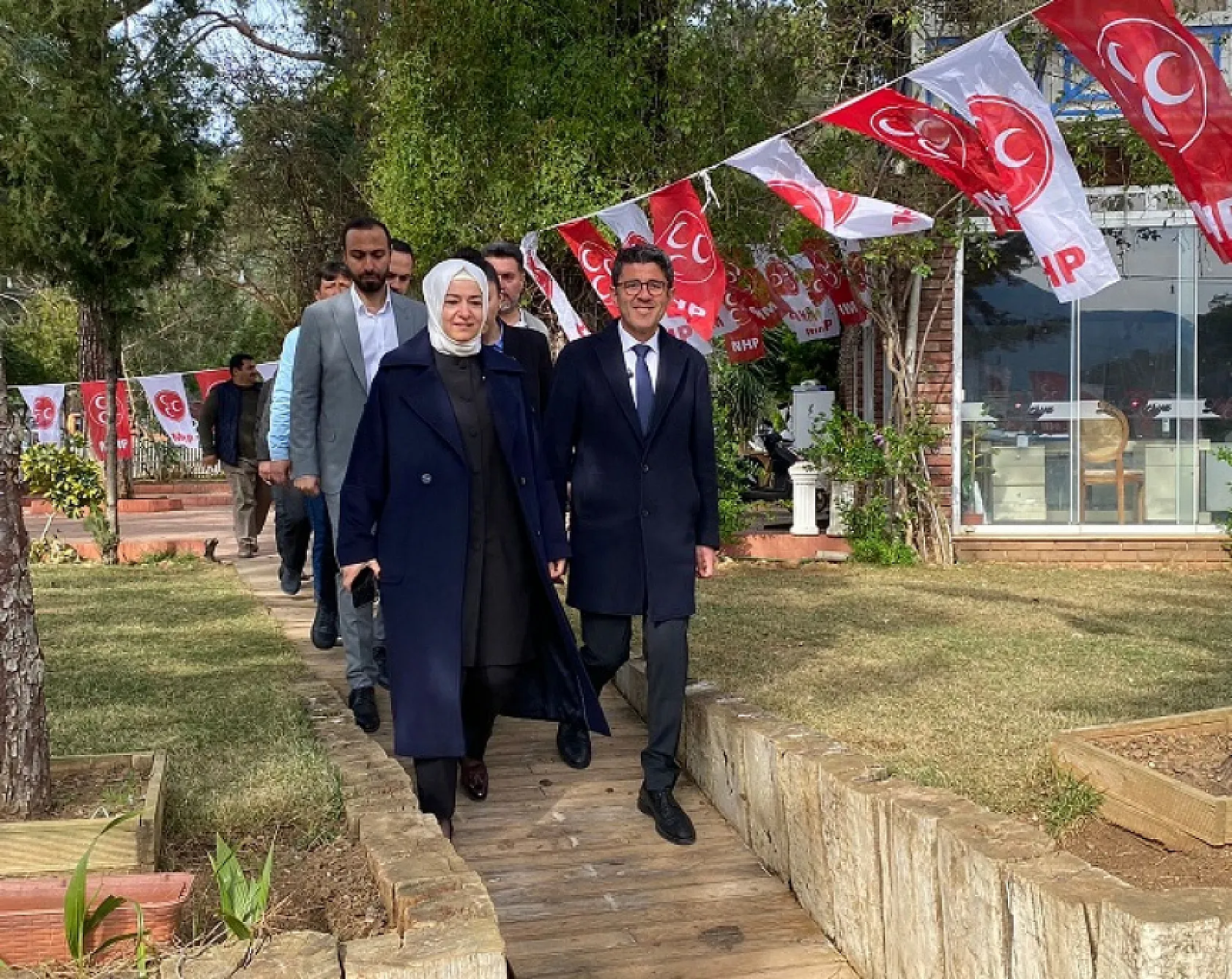 Kökten, 'Efendilik Değil Hizmetkarlık Yapmaya Geliyoruz'