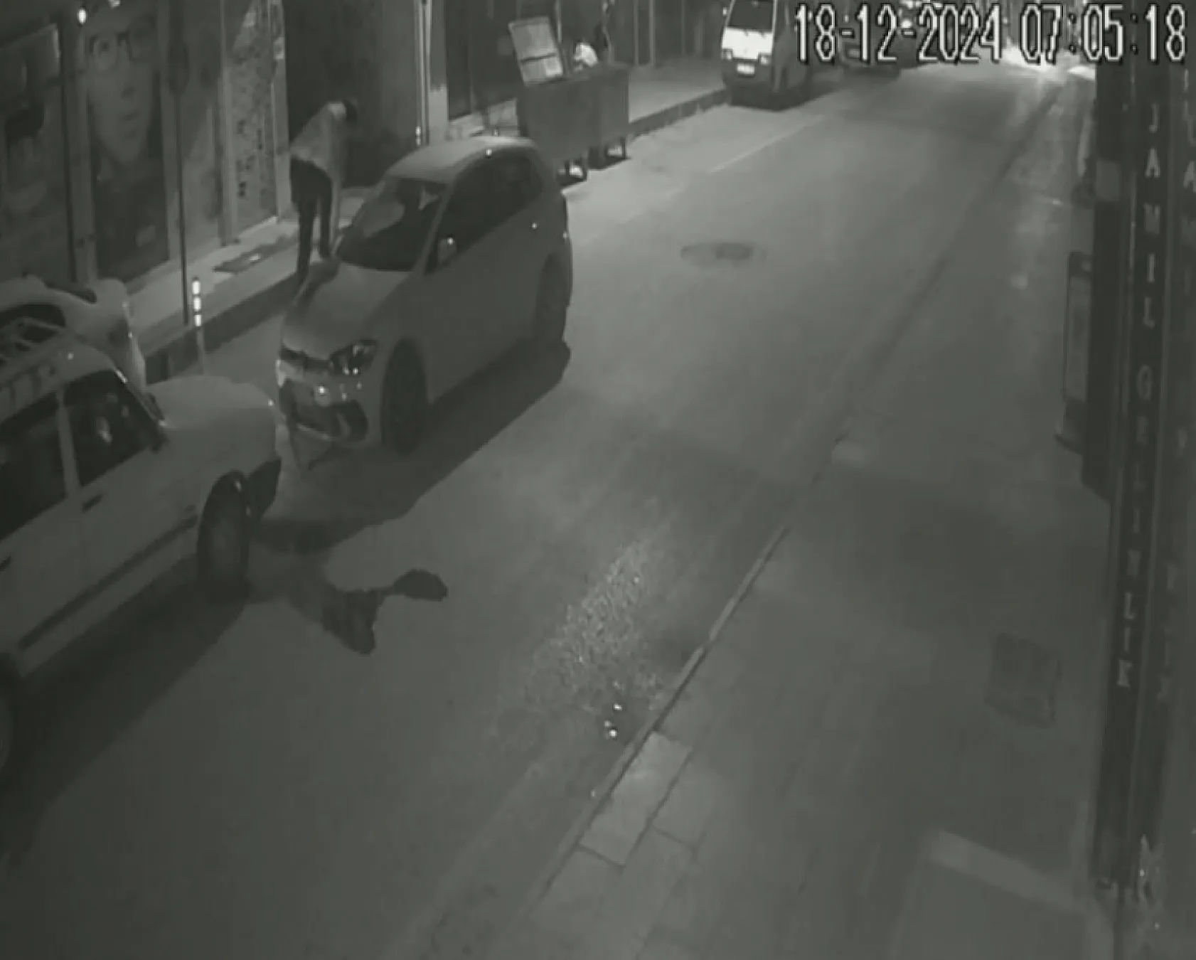 Mahalleliye gece dehşeti yaşattı