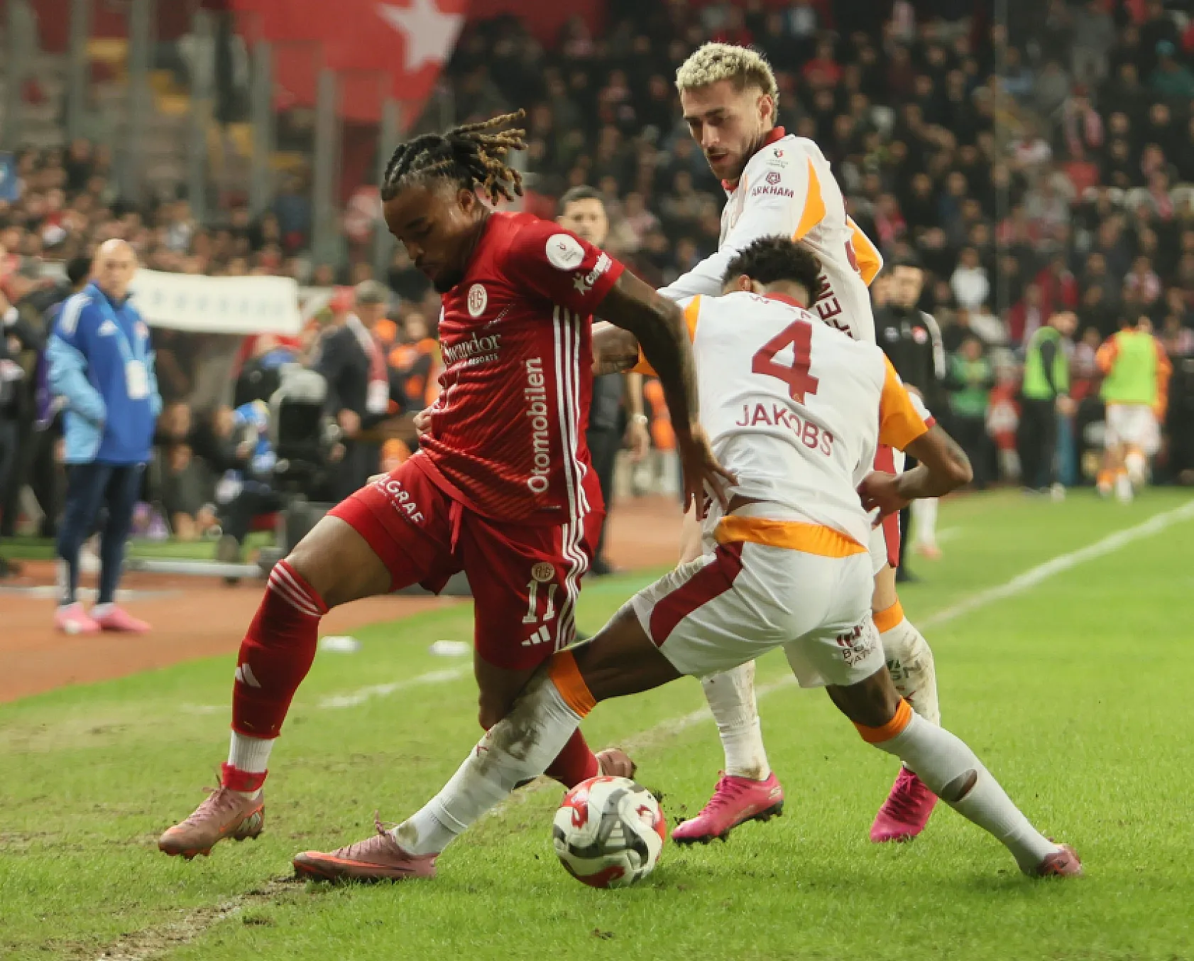 Trendyol Süper Lig: Antalyaspor: 1 - Galatasaray: 4