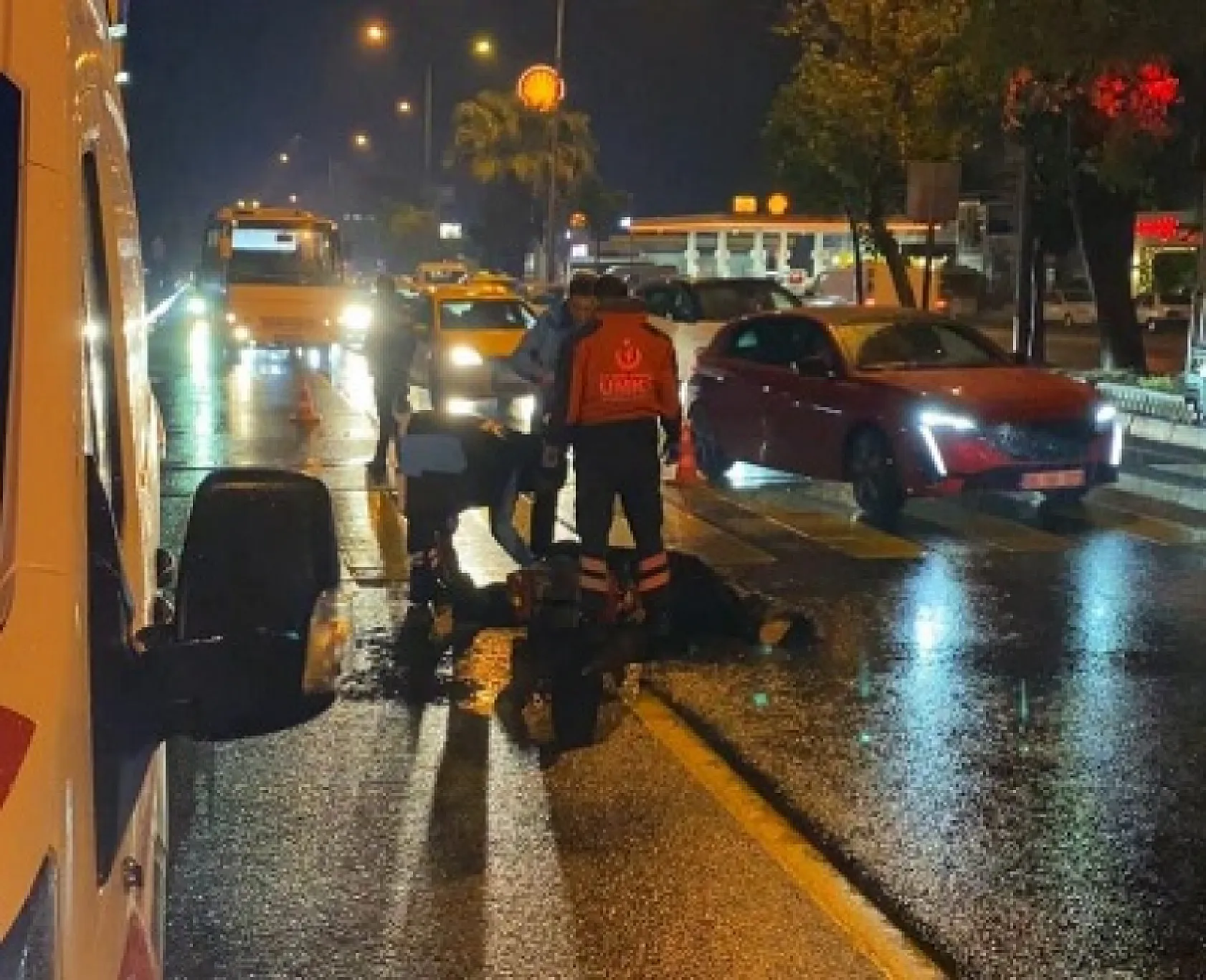Yolun karşısına geçen yaya otomobil çarptı: 1 ölü