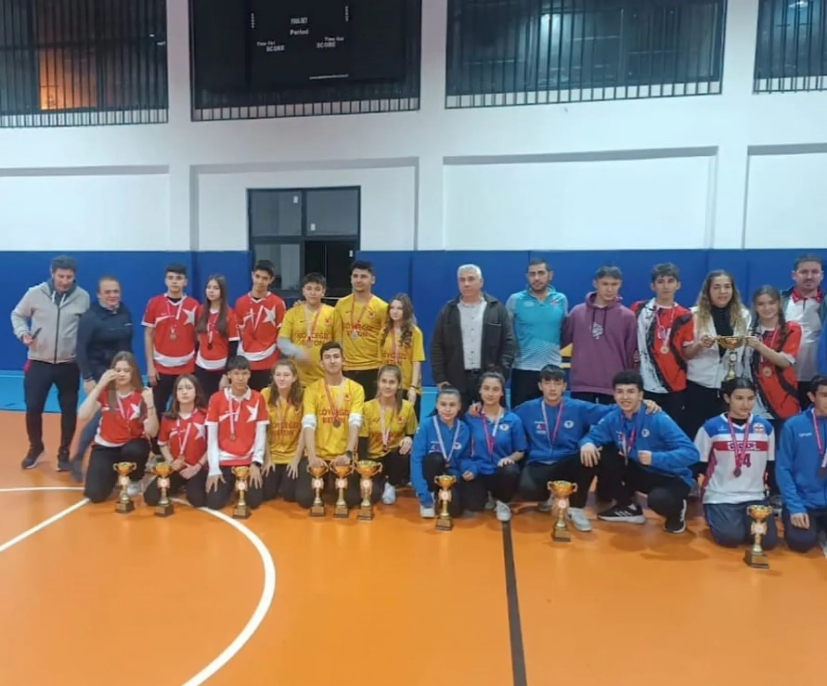 Köyceğiz Naip Hüseyin Anadolu Lisesi Floor Curling Kız Takımı il birincisi