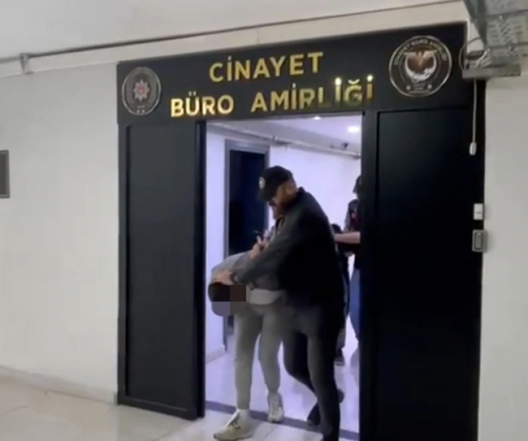 İntihar sanılan olayda 'miras' cinayeti çıktı: Anne, baba ve ağabeyini öldürüp intihar süsü verdi