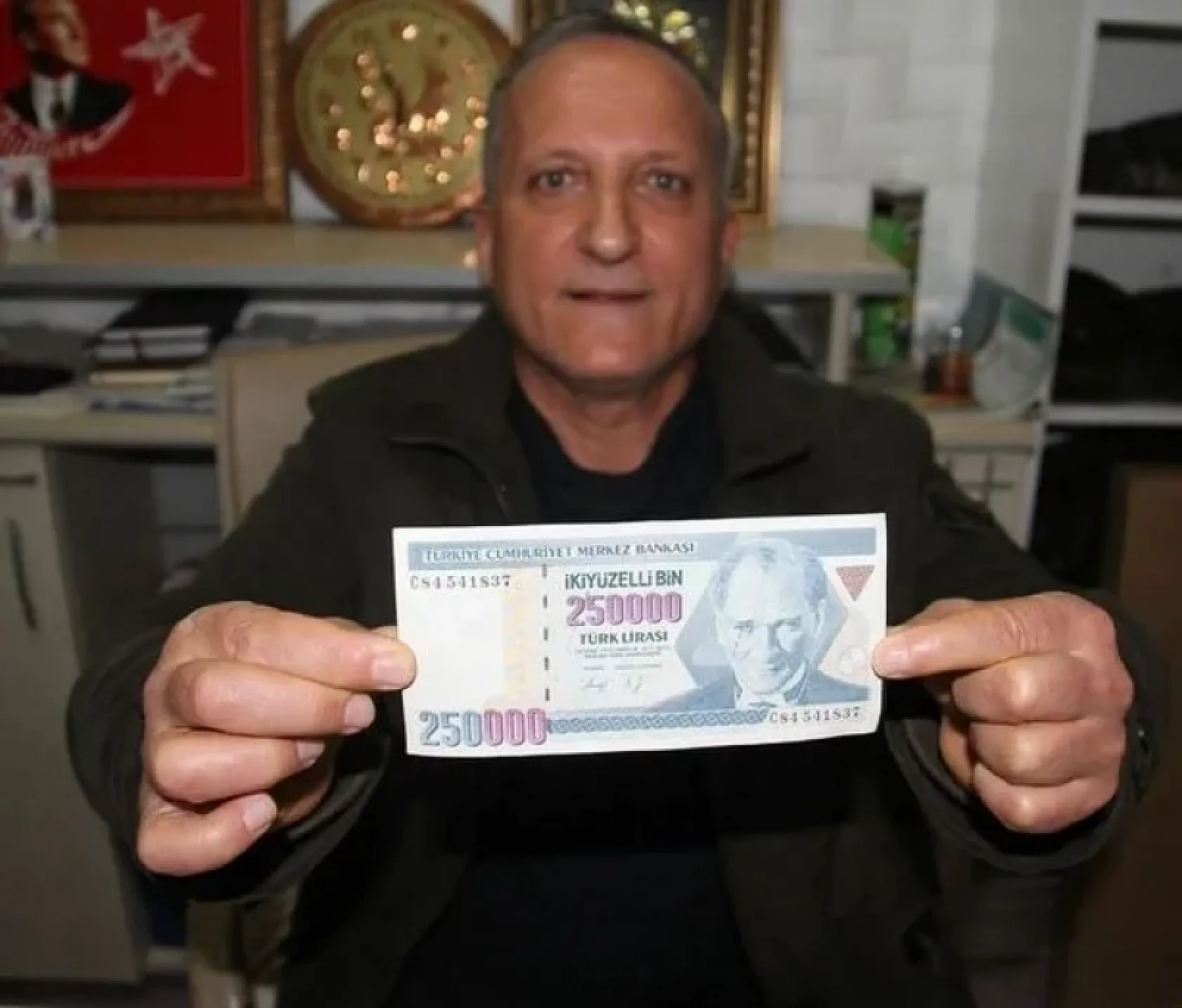 Cebinizdeki Eski Para Bir Servete Dönüşebilir mi? 20 YTL'lik Banknot 200.000 TL Değerinde!