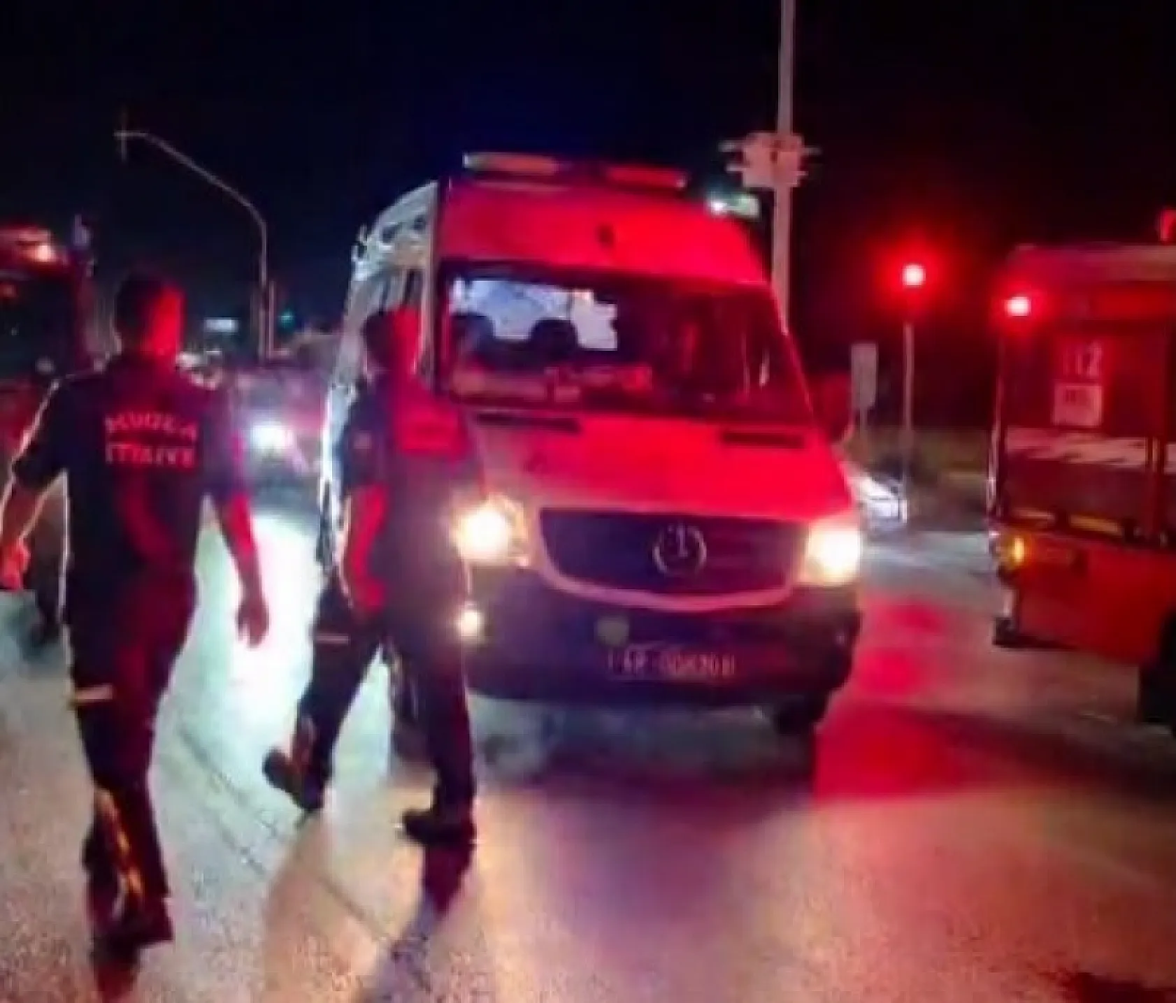 Milas'ta Feci Kaza! Araçlar Hurdaya Döndü, 2'si Ağır 4 Yaralı