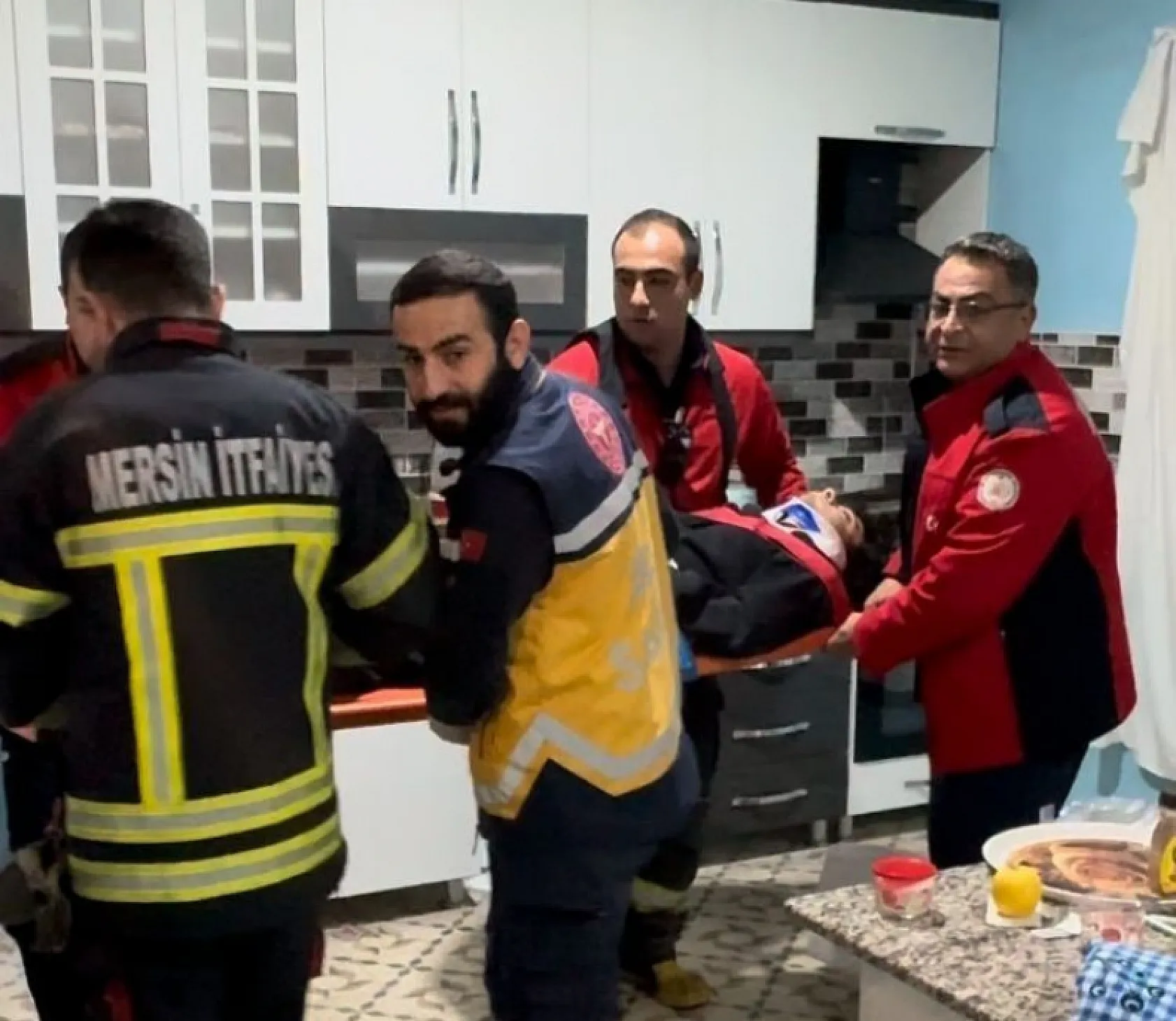 3. kattan havalandırma boşluğuna düşen çocuk hayatını kaybetti