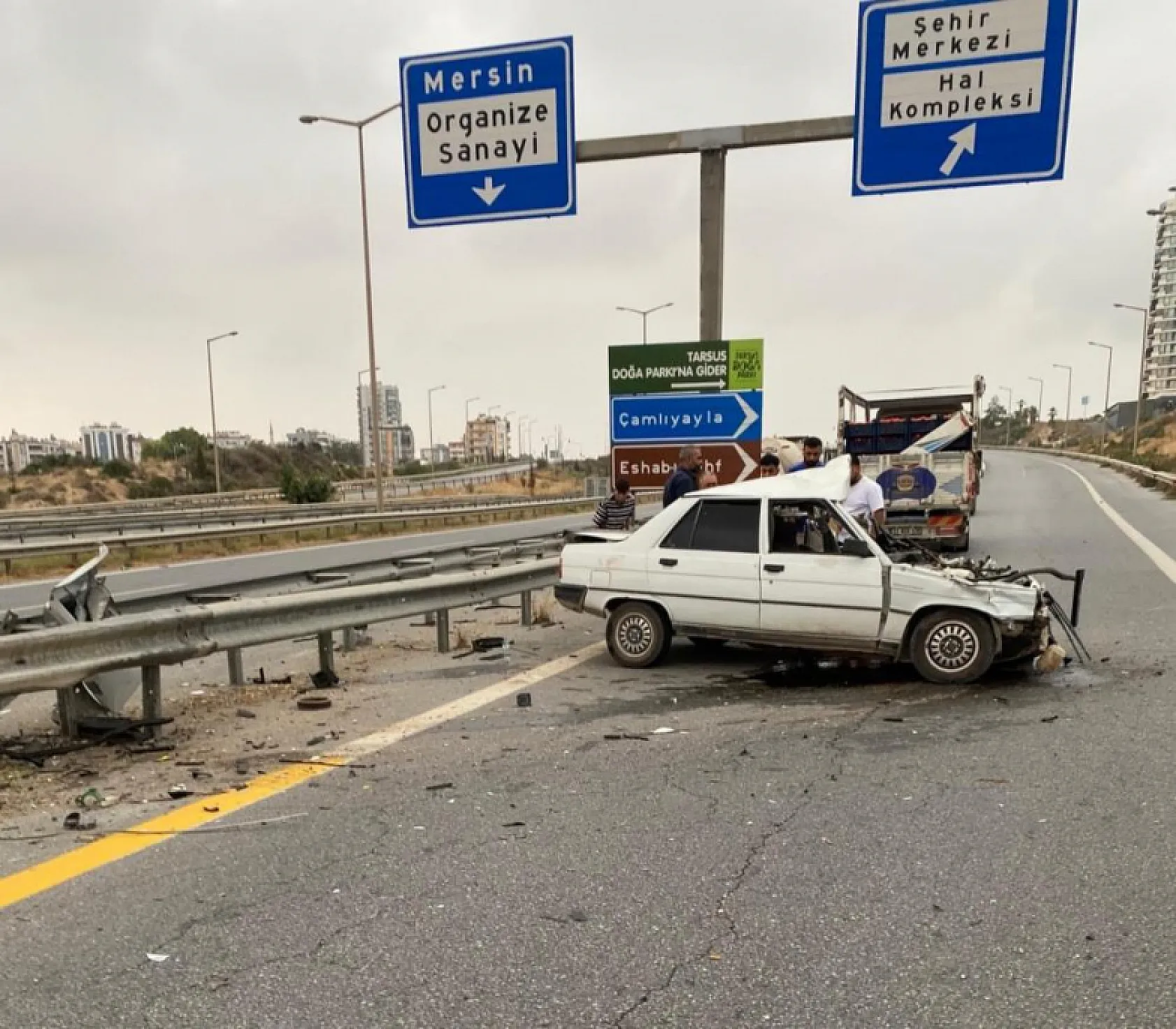 Feci trafik kazası: İki kardeşten biri öldü, diğeri yaralandı